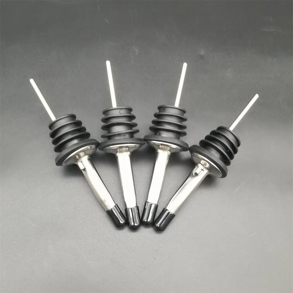 Stainless steel liquor pourer stopper with cover