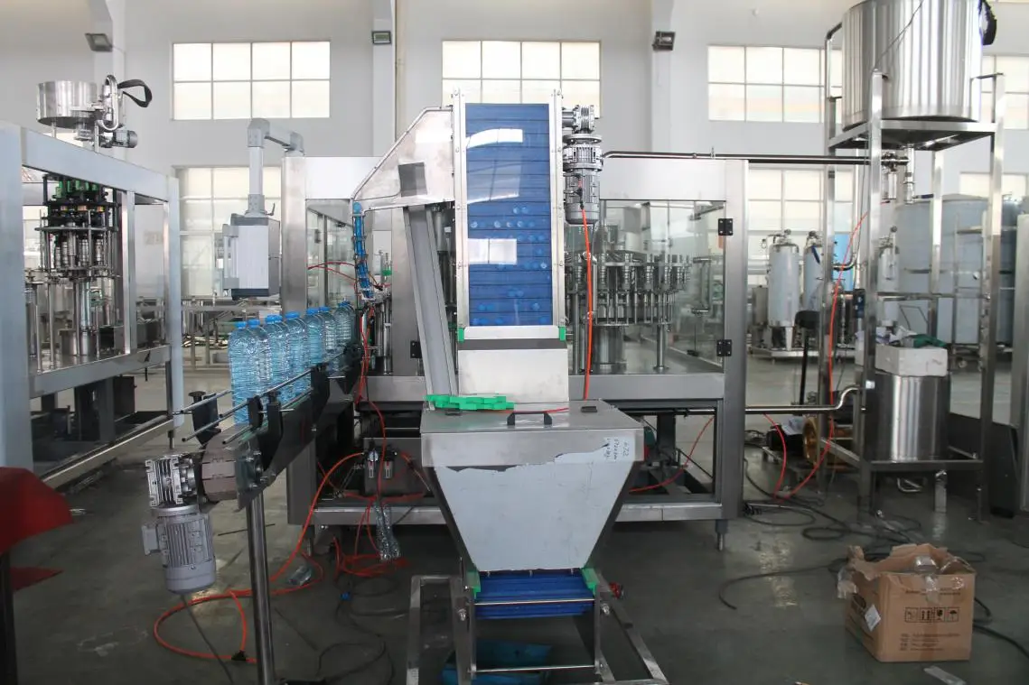 Yufeng 6 heads glass bottle beer sealing machine/beer sealer/beer filling line
