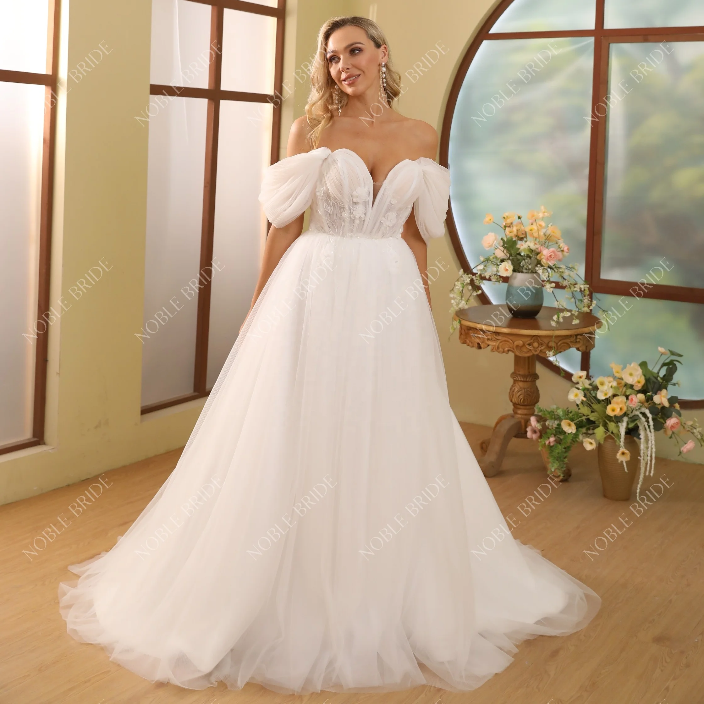 Свадебное платье с цветочным принтом