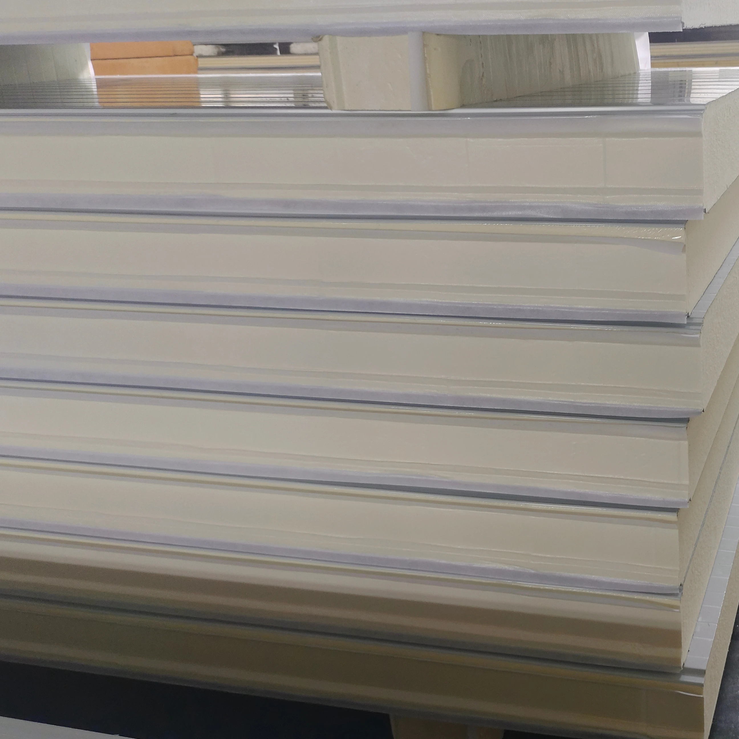 100mm Insulated Metal PIR Wall and PU Roof Panel EPS Core for Exterior House and Cold Room Panels
