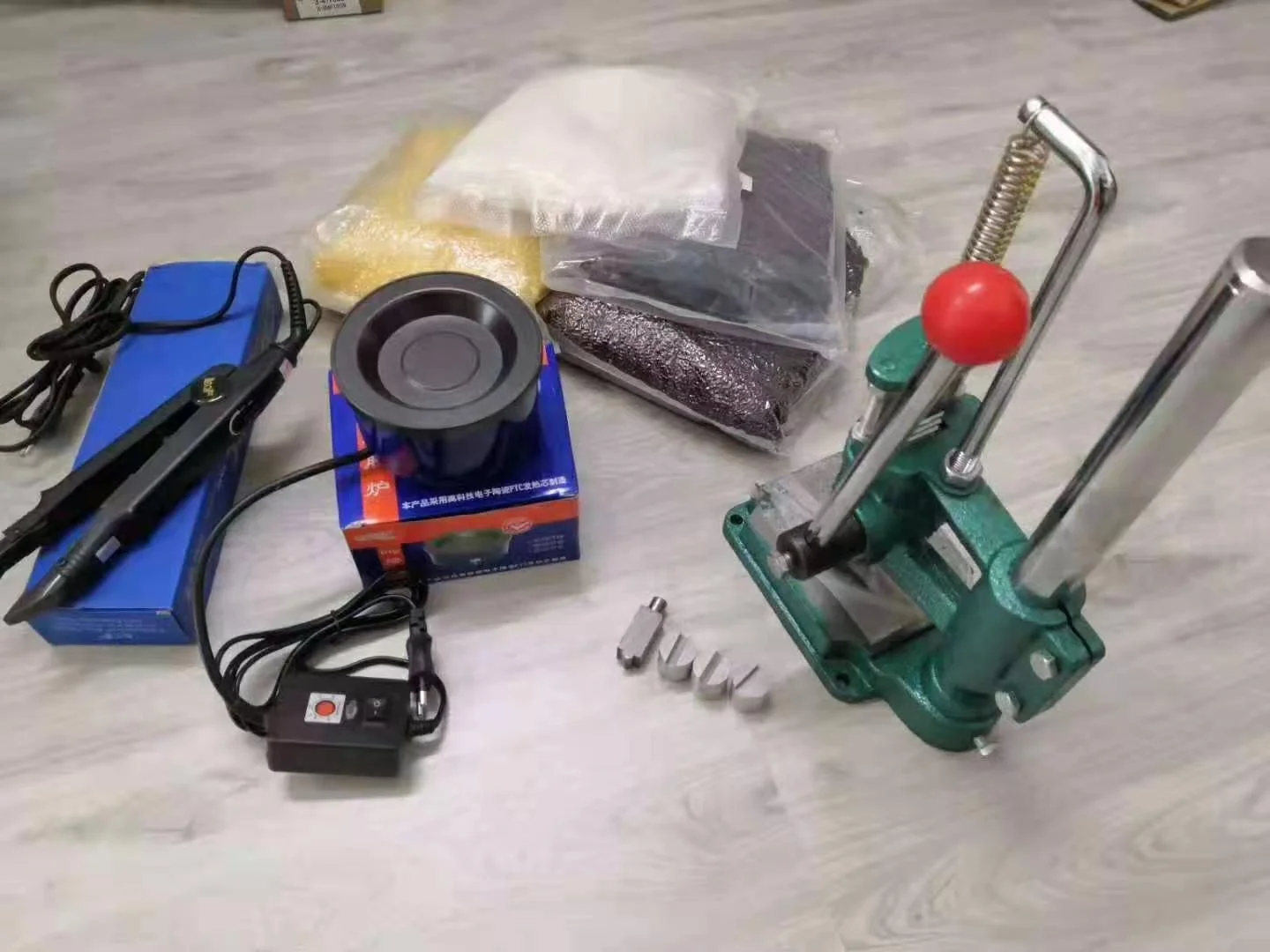 Italian Keratin Glue Grains White/Black/Brown Keratin Hot Melt Hard Glue Sticks Beads for Making I/U/V/Flat Tip Hair Extensions