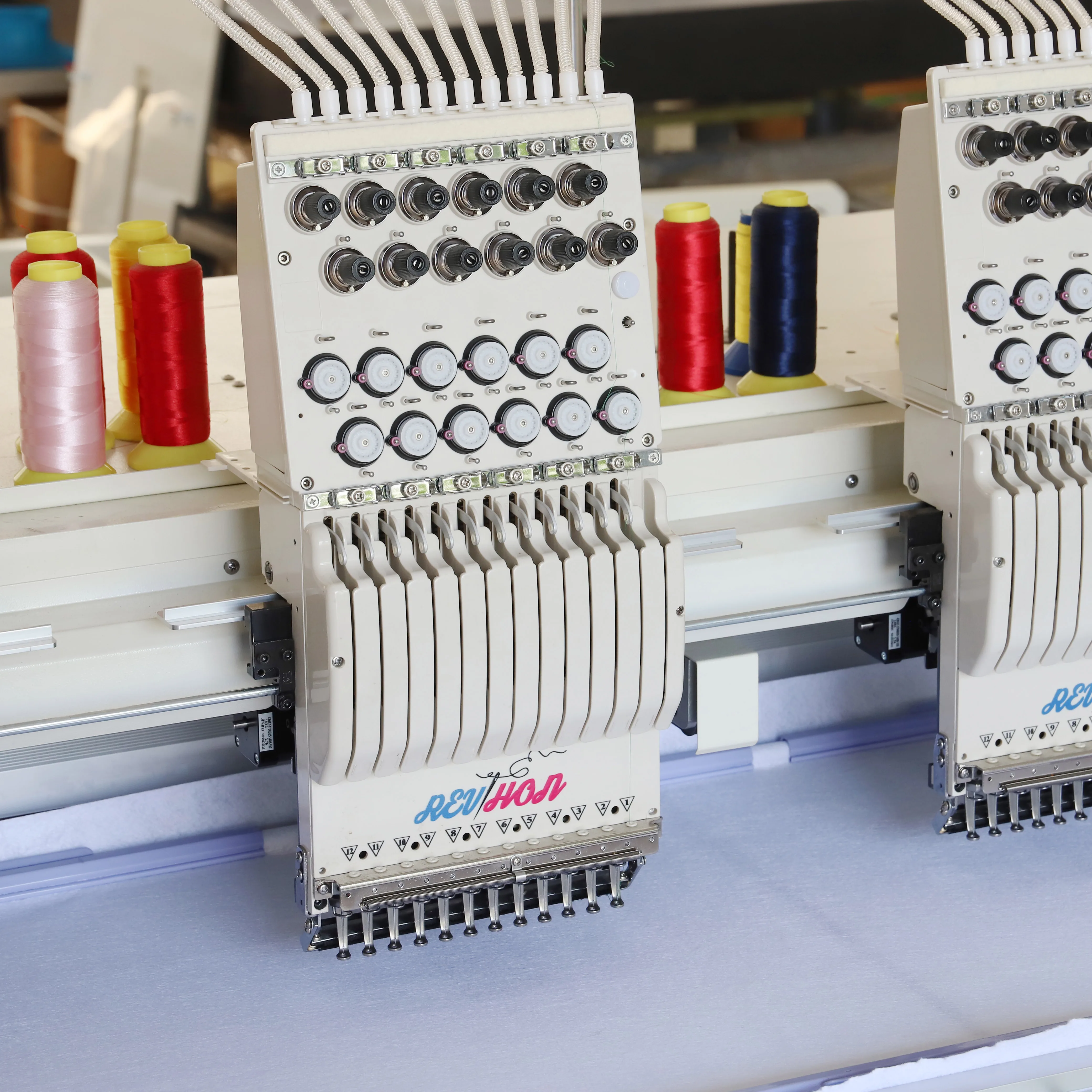 QHM factory 4 head 9/12/15 needles high quality and precision embroidery machine