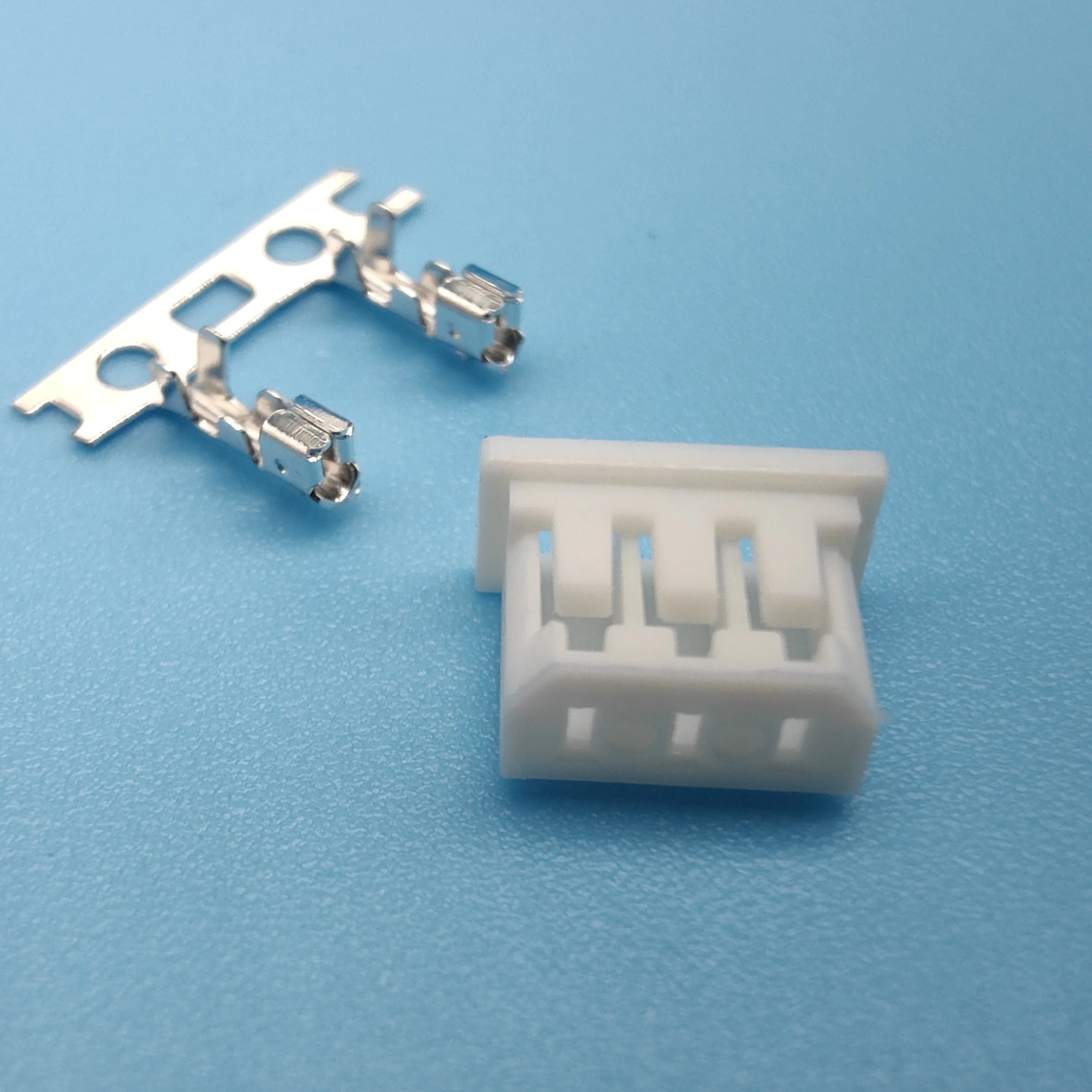 Molex 51004  2.0mm Pitch Series Wire to Board Connector