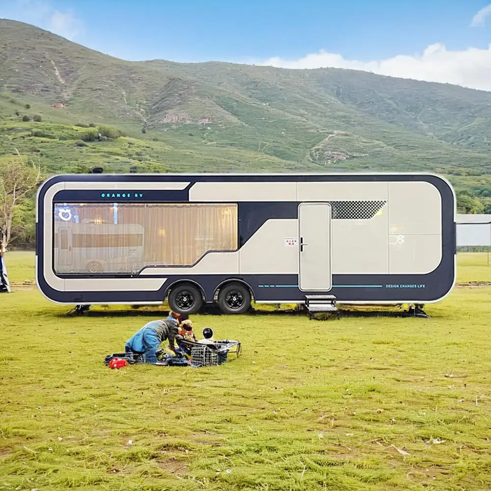 Customized Mobile Travel Trailers Outdoors Caravan House RV Campers with Modern Equipment