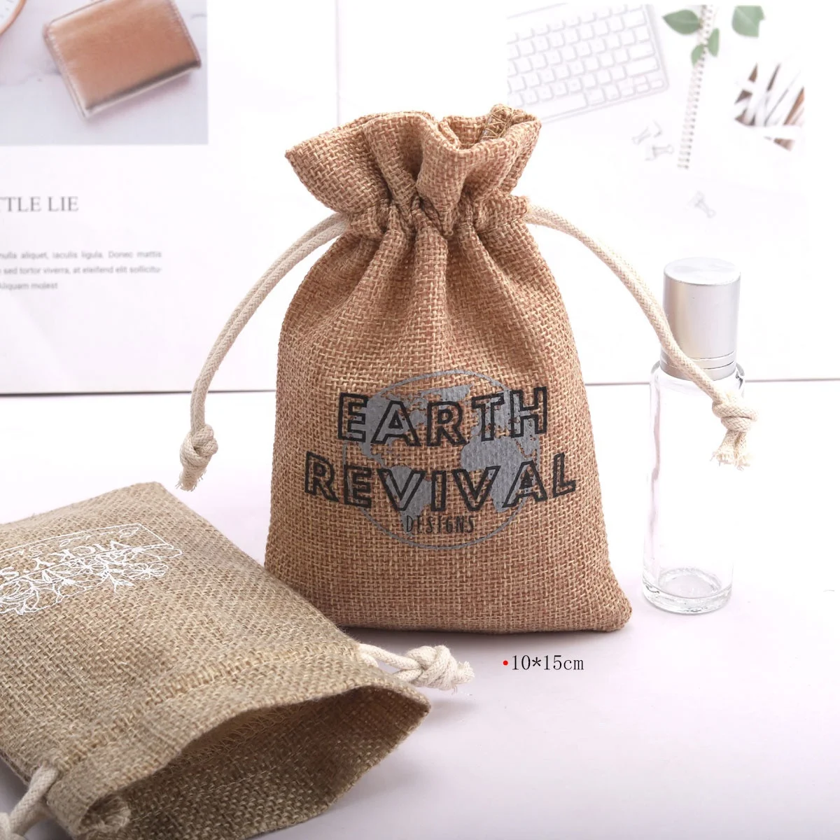 High Quality Christmas Gift Jute Bag Christmas Santa Sacks Drawstring Presents Candy Gift Packaging Linen Jute Pouch