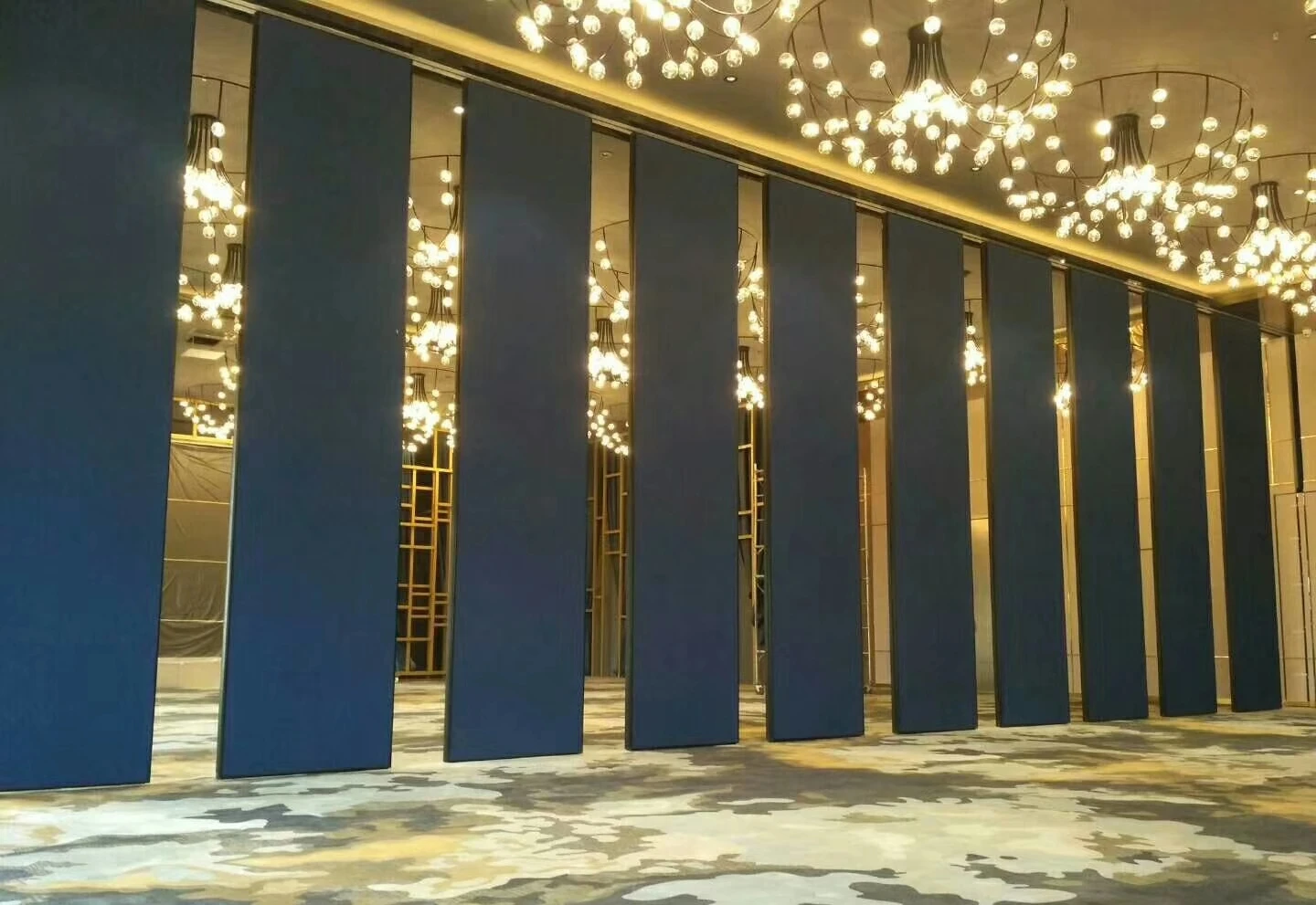 Mobile walls partition sliding walls acoustic banquet hall movable wall dividers