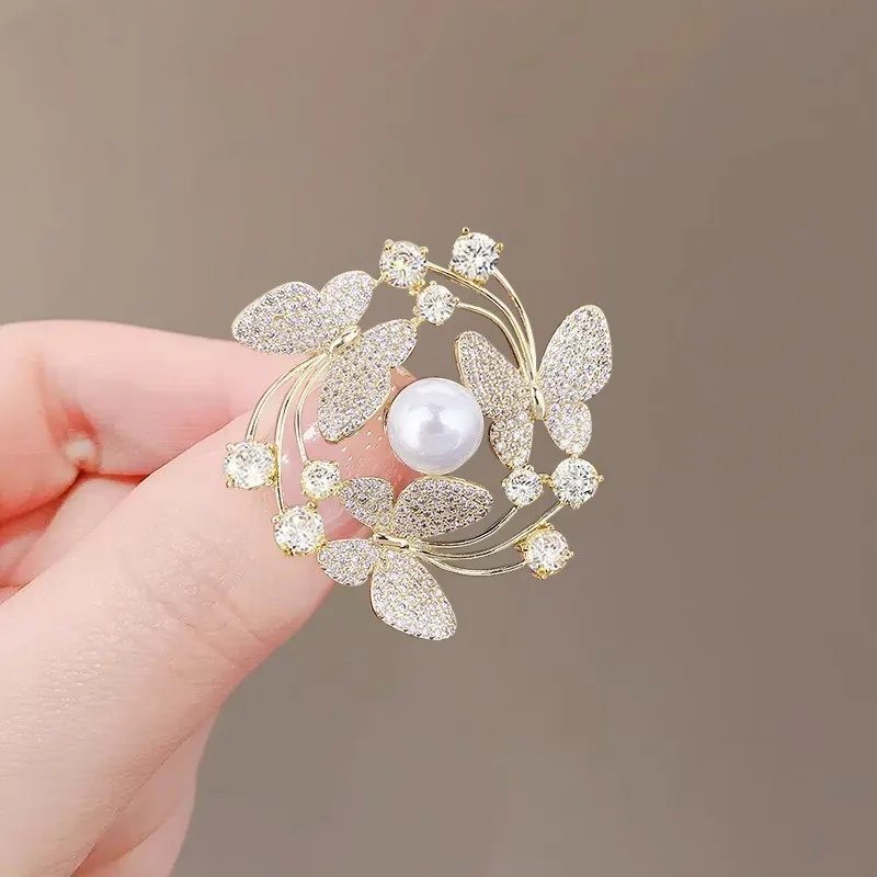 Luxury Full Zircon Rhinestone Brooch Pin for Women Simple Butterfly Sweater Brooch Women Pearl Gold Plated Brooch Jewelry