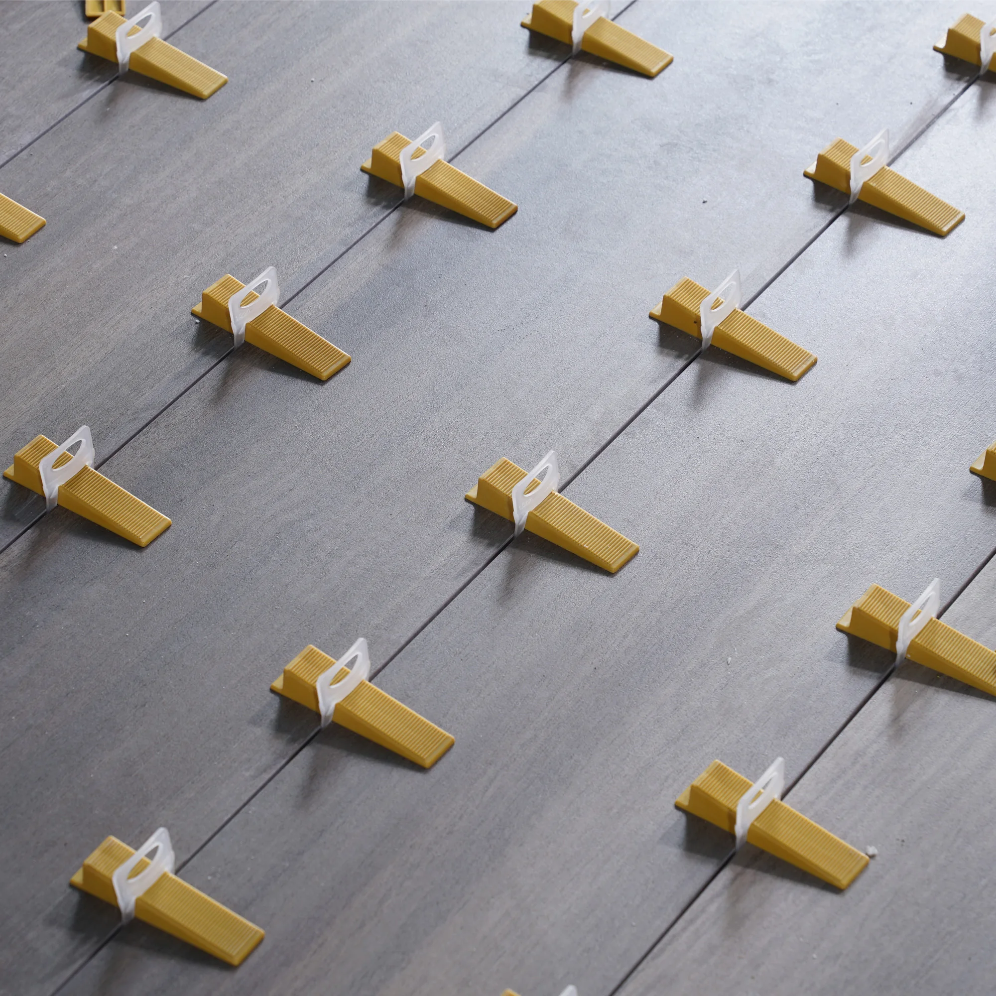 3mm tile clip suitable for 3mm to 12mm tile thickness