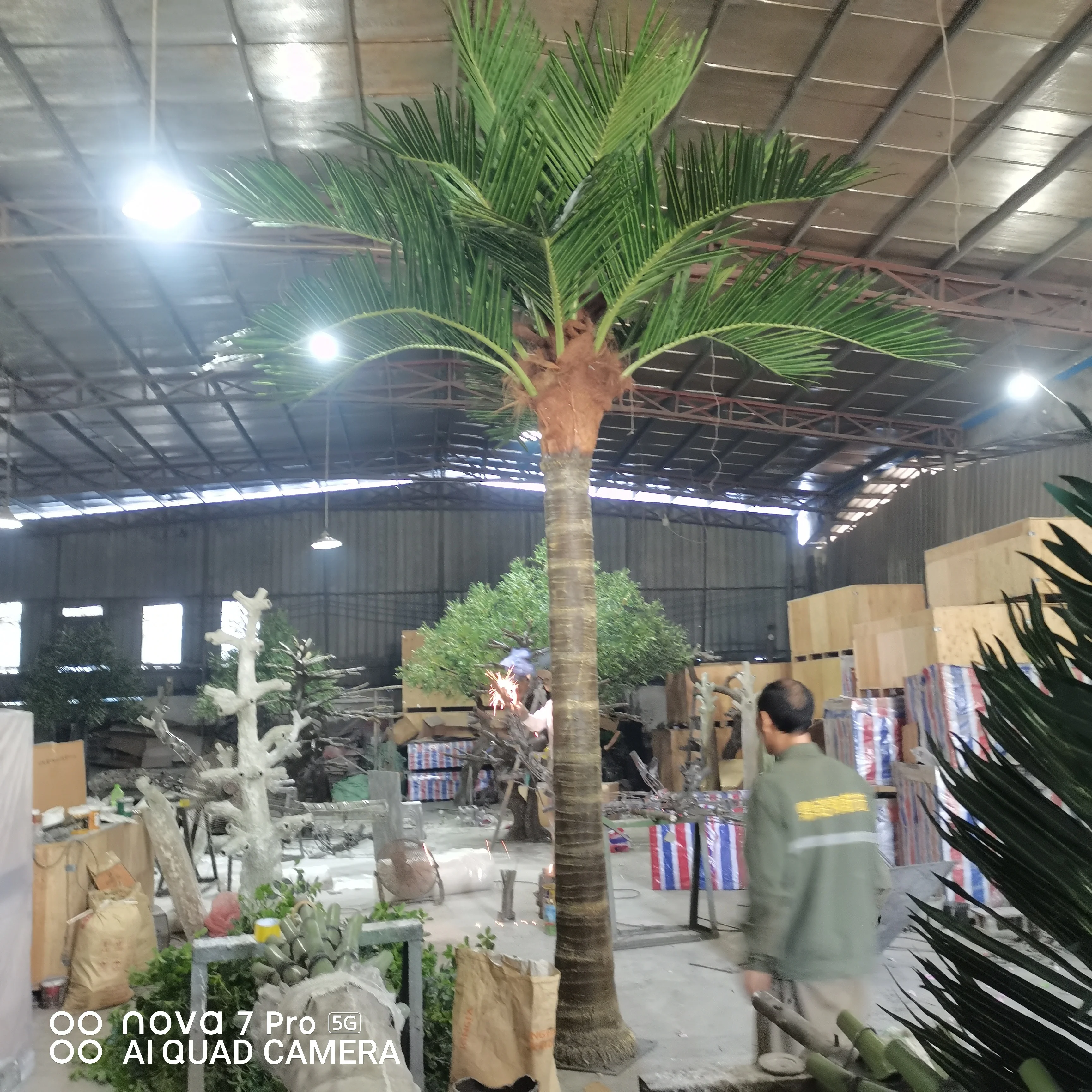 Wholesale Customized UV Resistance Decorative Outdoor Metal Artificial Large Palm Coconut Tree For Sale