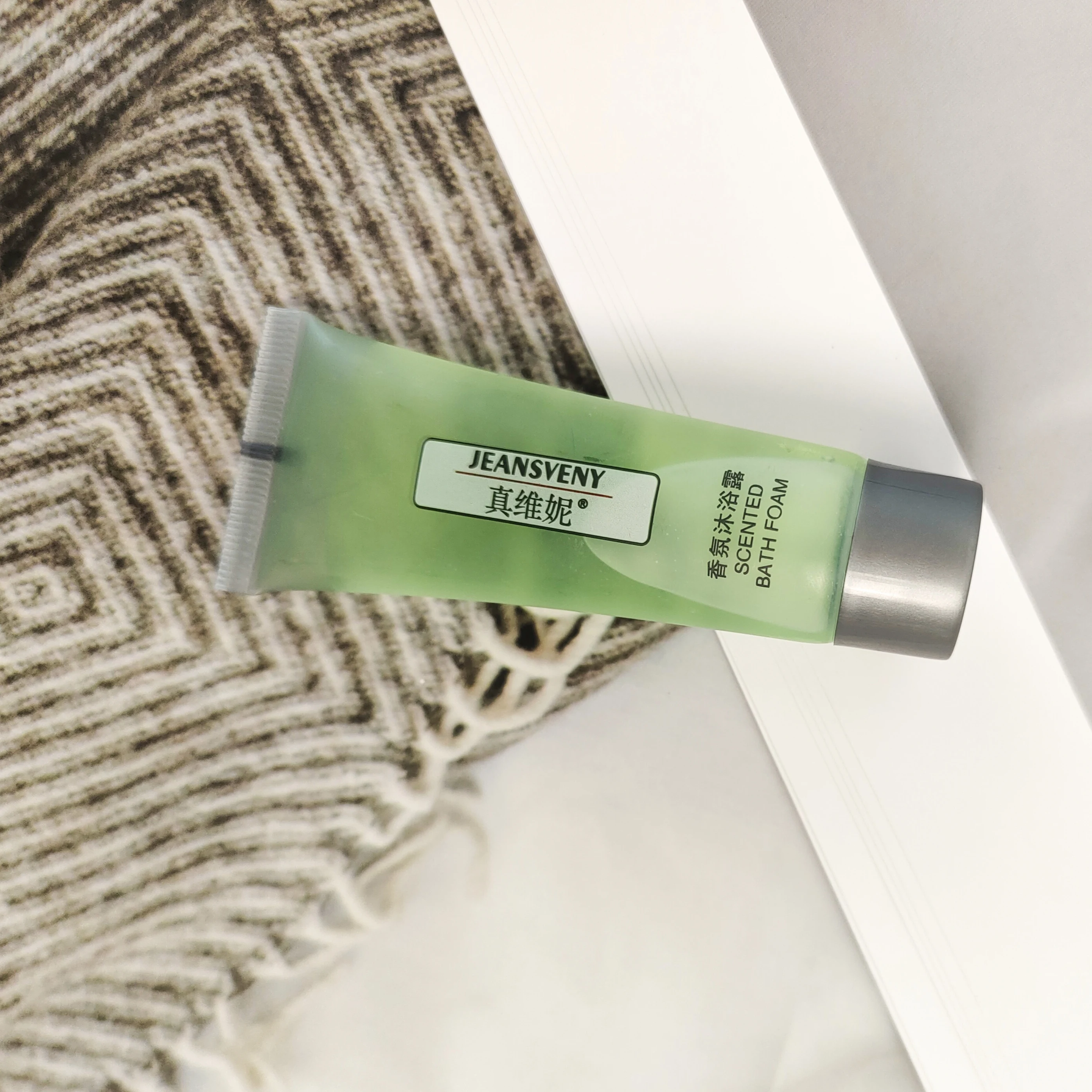 Custom-Made Logo Travel Size Soft Tube Hotel Toiletries Set Printing Shower Gel and Body Lotion