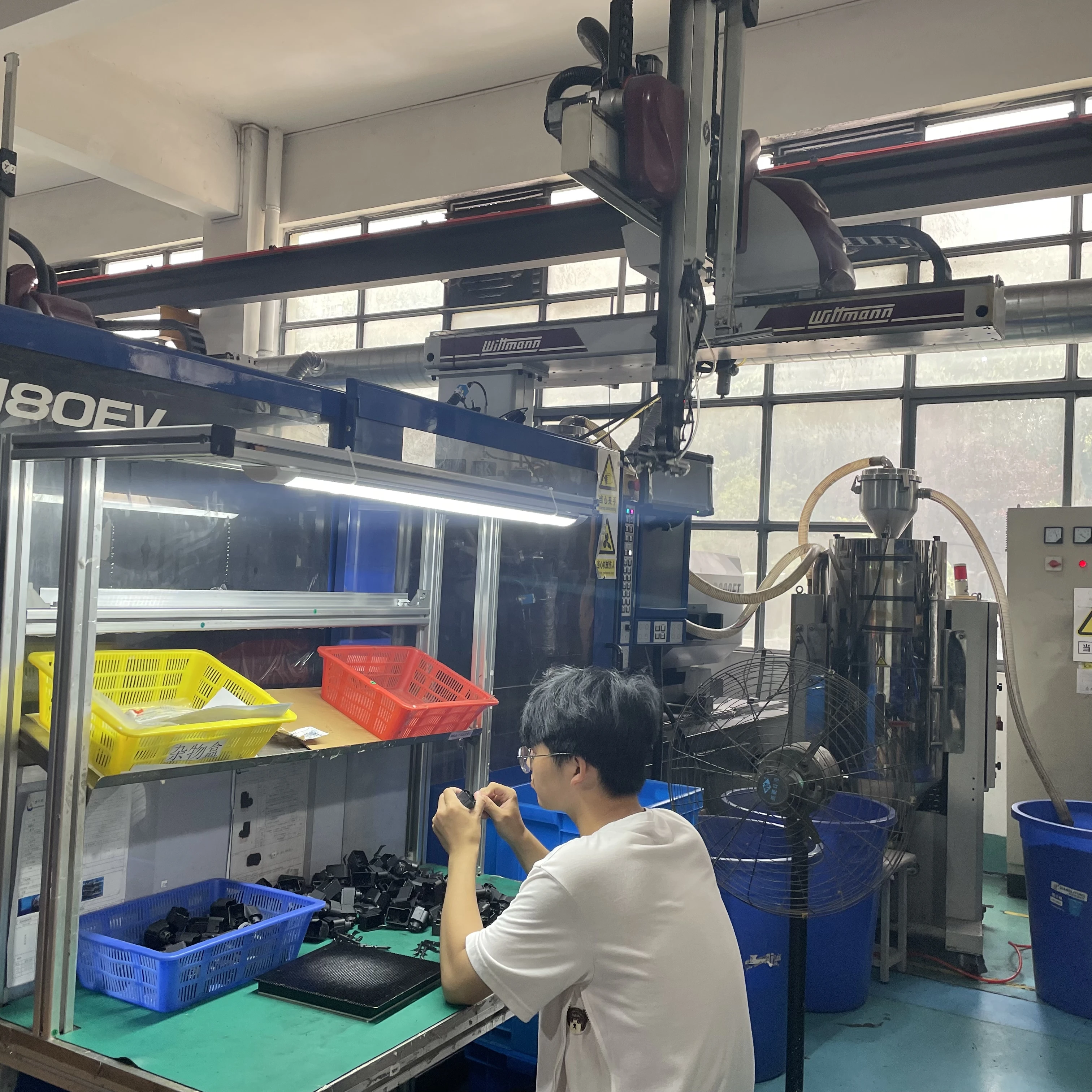 Suzhou гарантия качества, Автомобильный датчик атмосферного давления масла, индивидуальные пластиковые части корпуса датчика