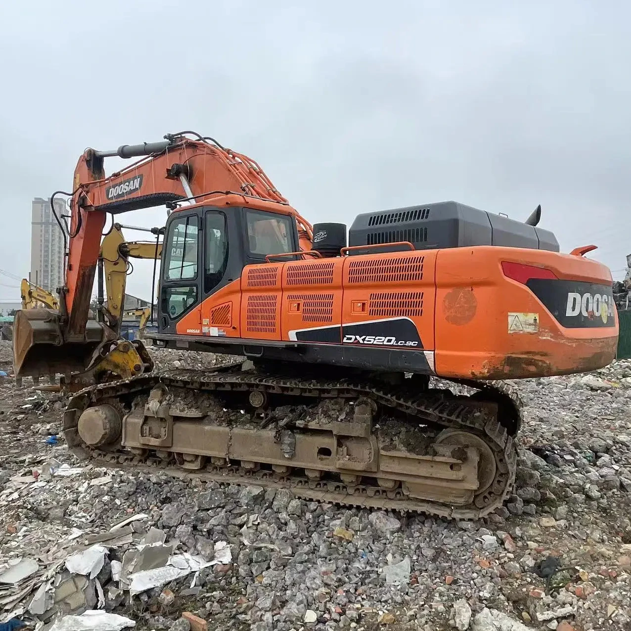 High-quality Original Used Korea Crawler 50 Ton Doosan Dx520 Excavator Used Excavator Digger In Shanghai