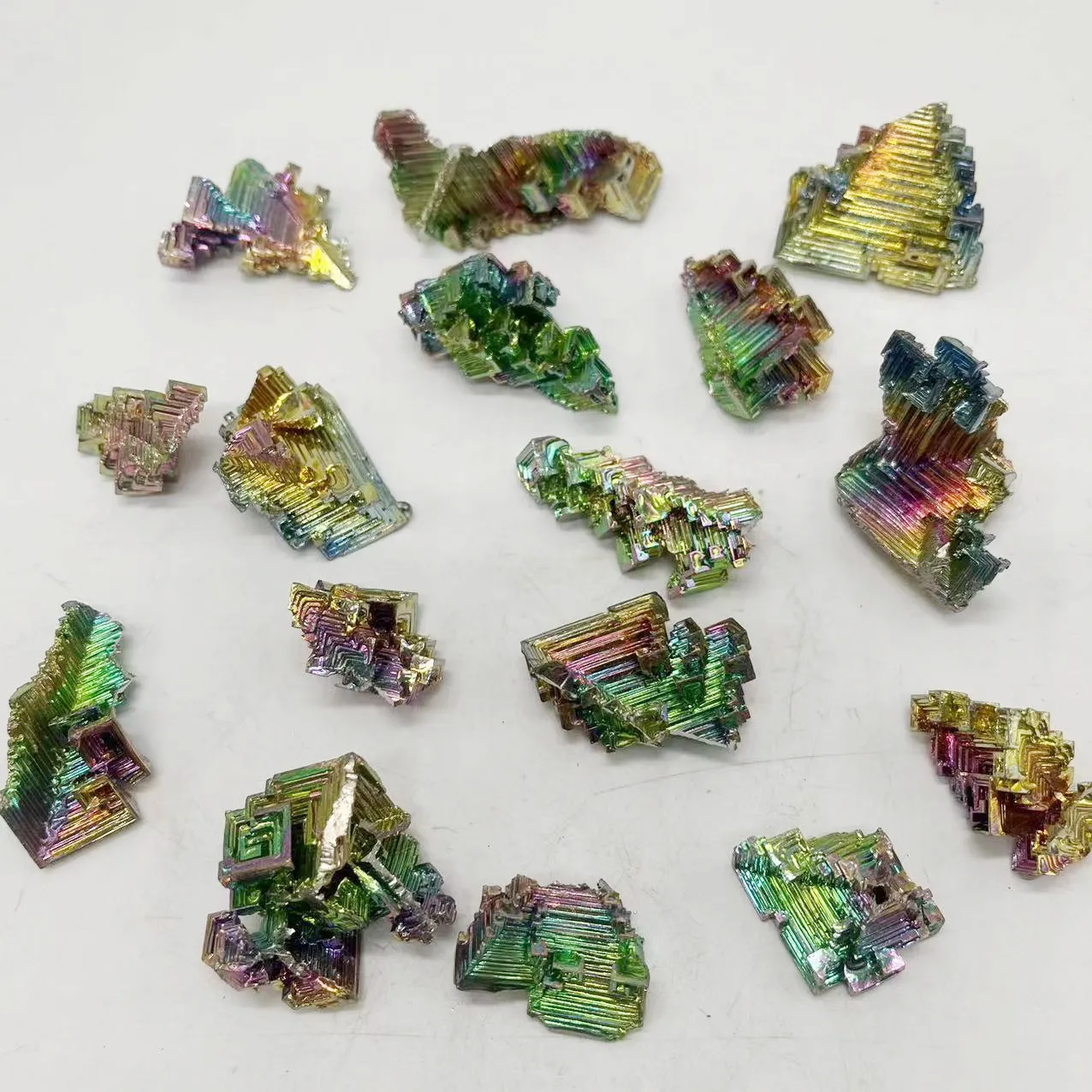 Wholesale natural Crystal  Healings Stone  Metal Shaped Rainbow Mineral Ore Bismuth