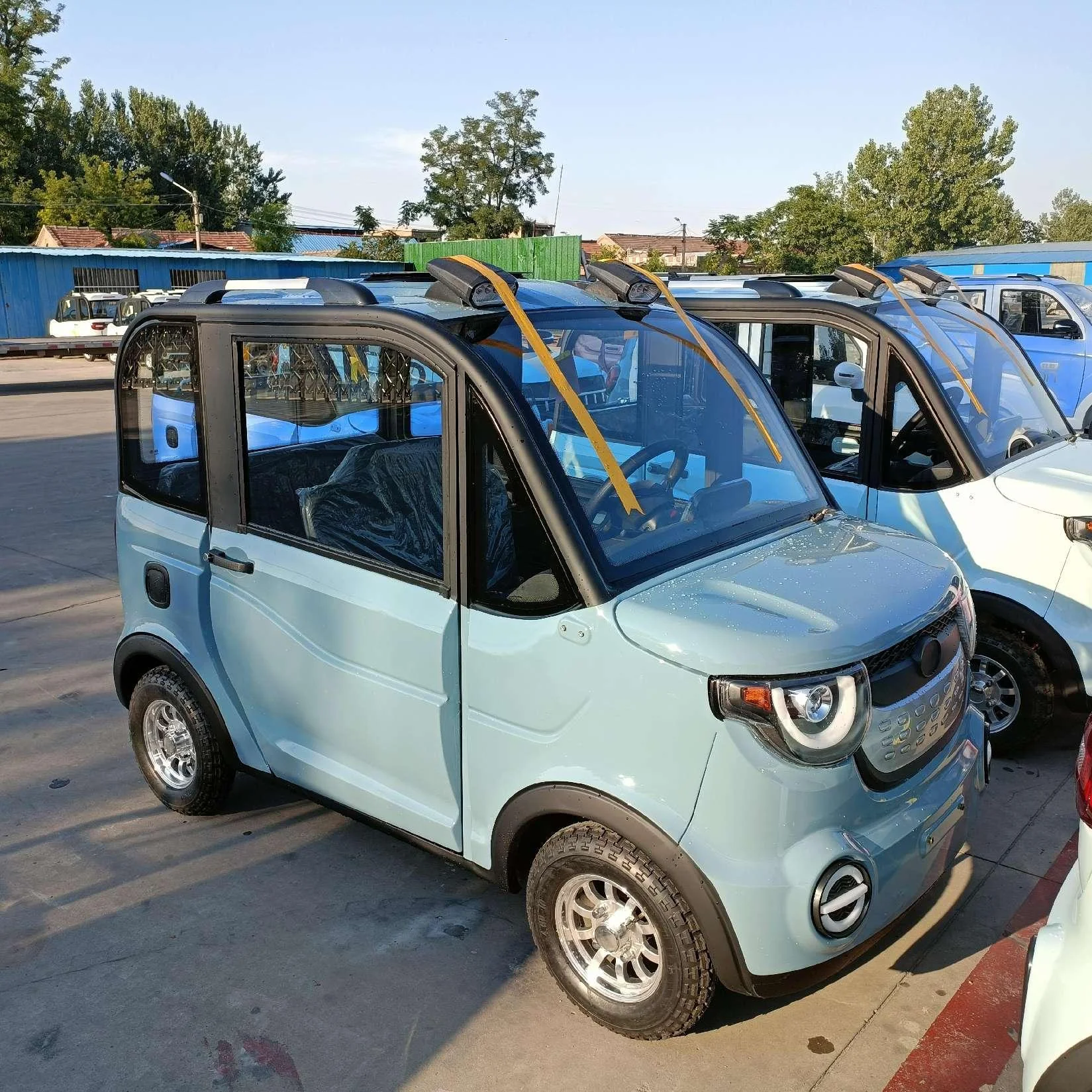 Hot Sale Certificated Cheap And Smart New Energy Adult Four Wheel Mini Electric Small Car Made In China