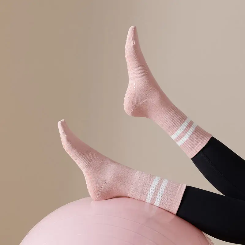 Seamless Custom Logo Cotton Crew  Barre Trampoline Grip Socks Ankle Pilates Non Slip Yoga Socks