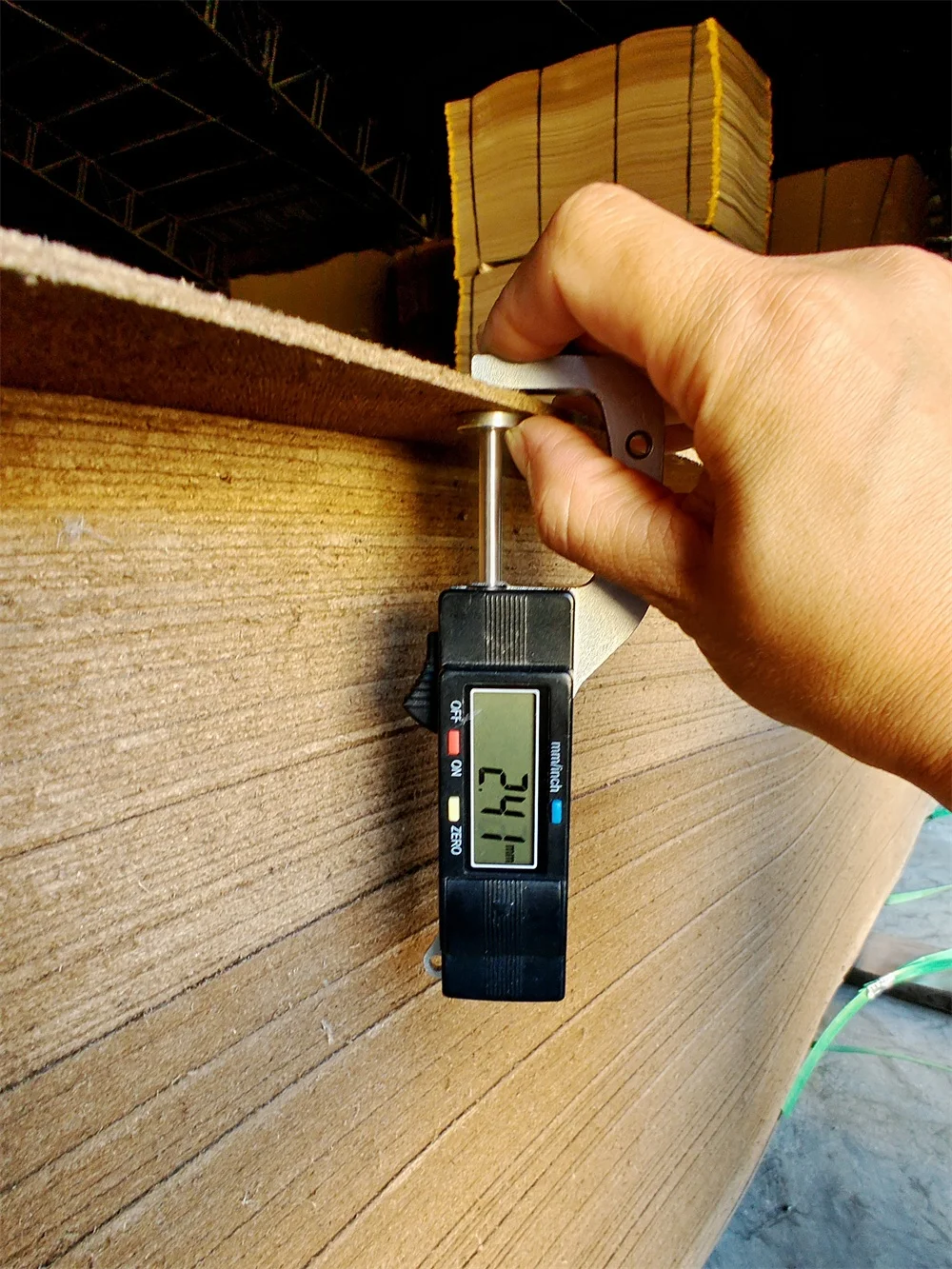 Raw 1220*2440mm Hardboard Plain 1.8mm  2mm 2.5mm 3mm 4mm single Embossed Fiberboard