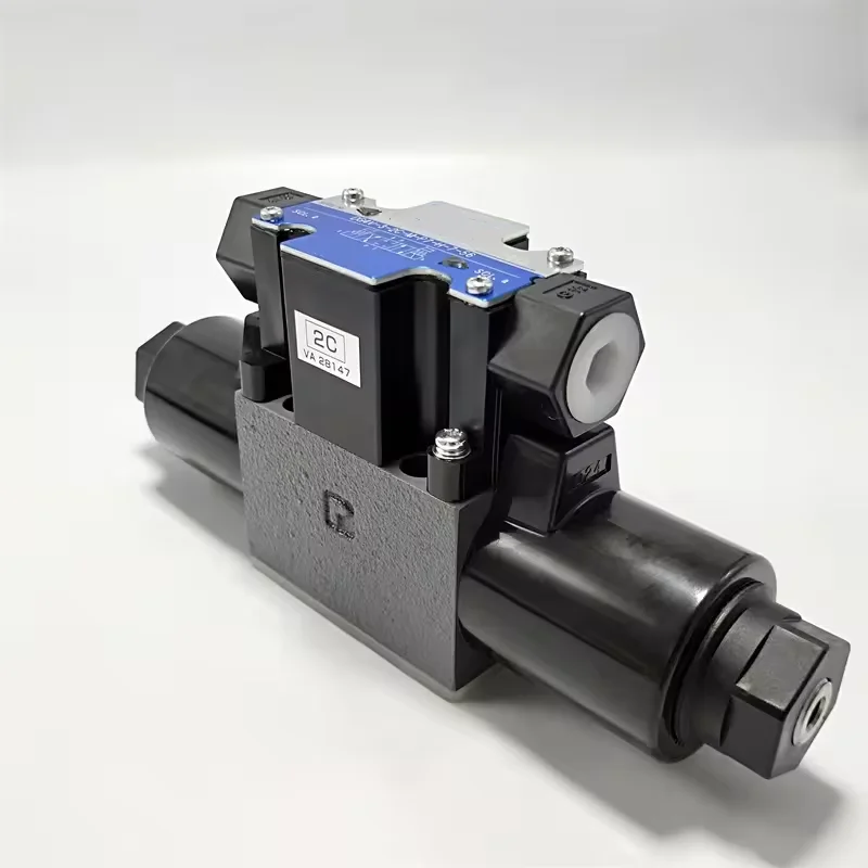 Hydraulic Solenoid Valve DG4V-5-6C-U-H-100 DG4V-3-2C-M-P7-H-7-56 Hydraulic Direction Control Valve DG4V-3-2A-M-P2-T-7-P10-56