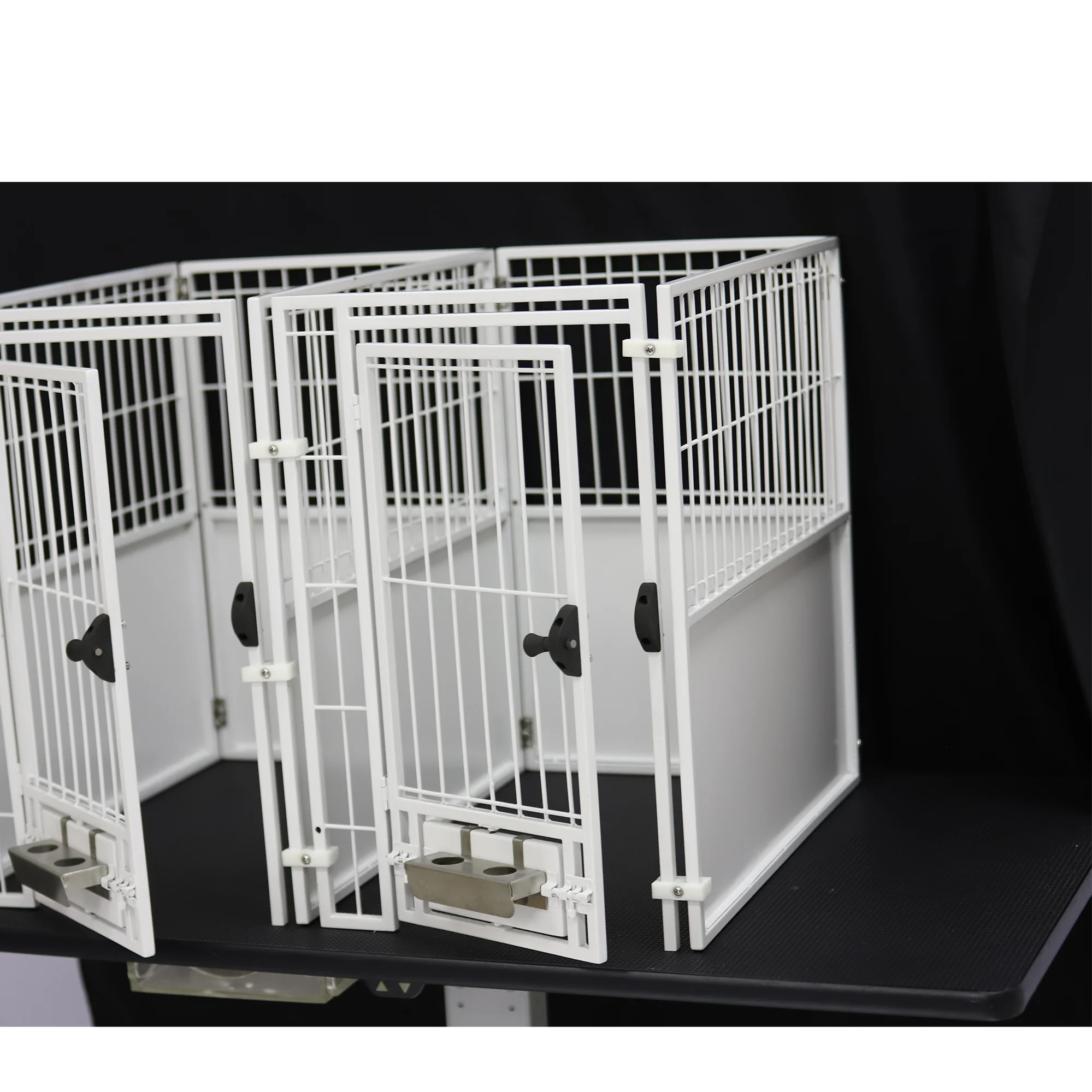 AEOLUS Powder Coated Galvalume Kennel with Wire Grid Door Walk-in Kennel System