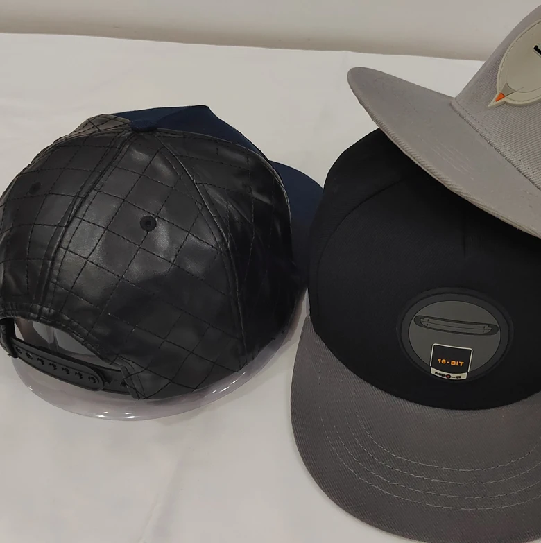 Factory Custom Rubber Patch Two Tone Snapback Hat for Men Acrylic Leather Back PVC Sublimated Patch Cool Design for Travel