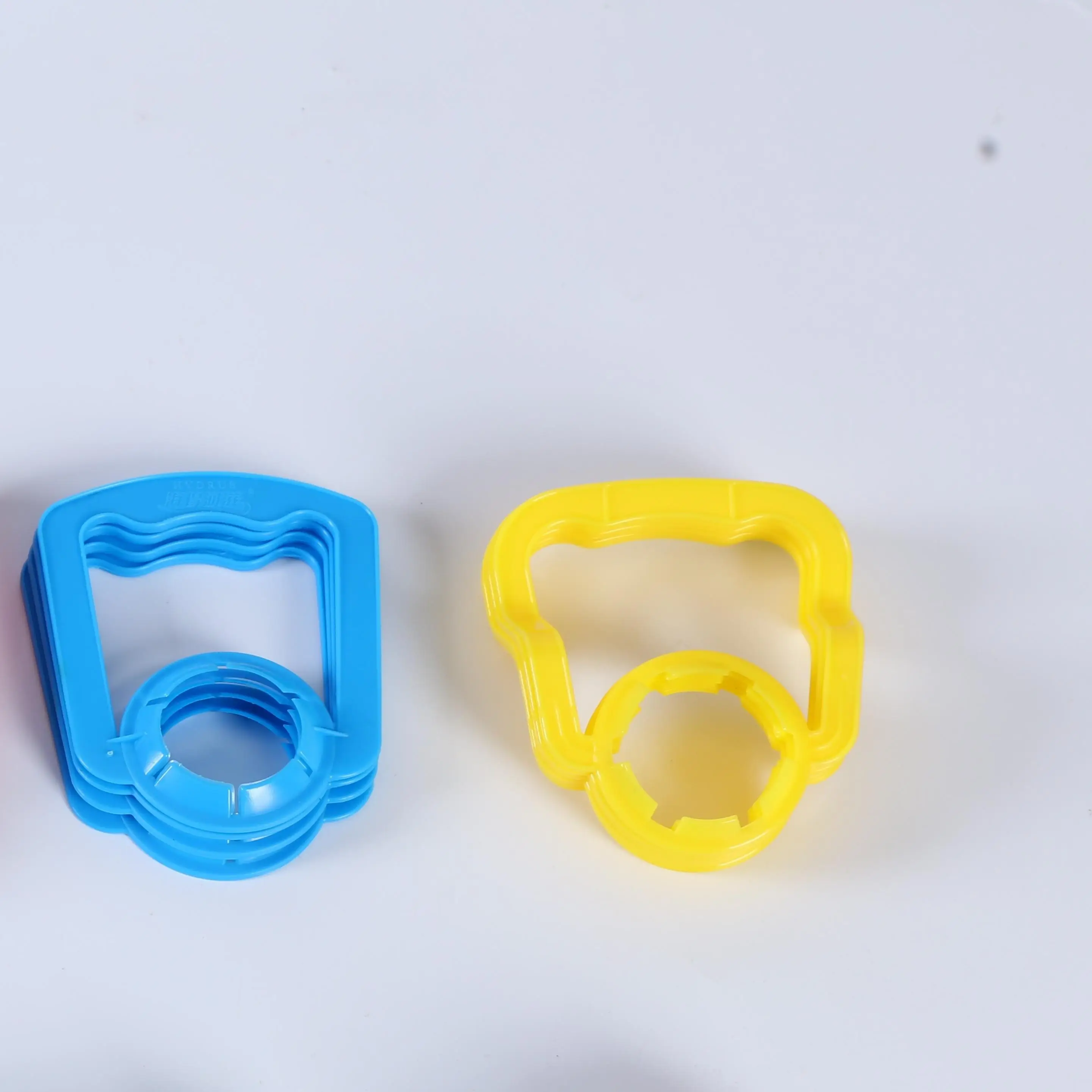 Customized Color 28mm 30mm Red Plastic Carry Handles Wholesale PET Cola Drink Ring Bottle Carrying Solution