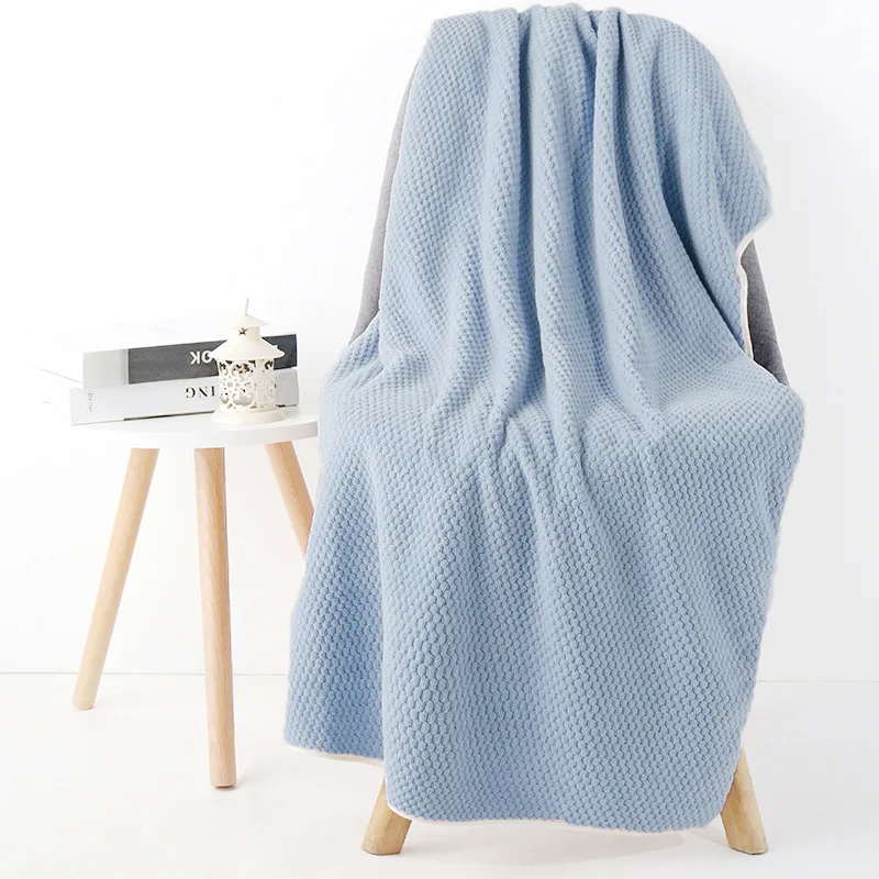 Luxury New Soft Warm Polyester Cotton Coral Fleece Water Absorbent Printing with LOGO Throw Blanket Home Use