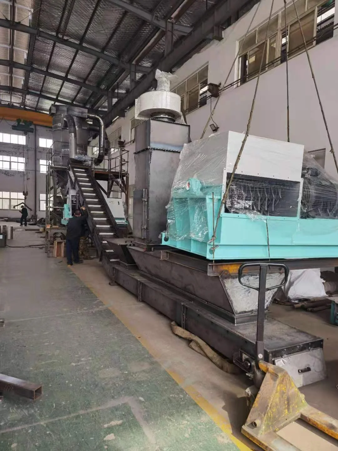 Rongda Cost Effective SFSP series corn hammer mill price with feeder for pellet line