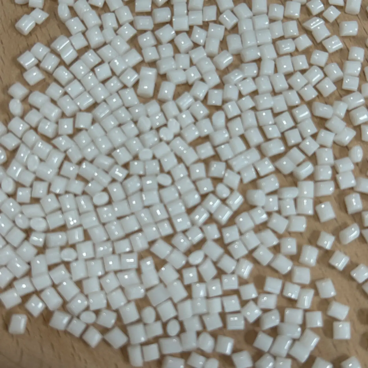 PBT 436 Polybutylene Terephthalate granules  electrical connector polycarbonate powderimproved flowability hydrolysis stabilized