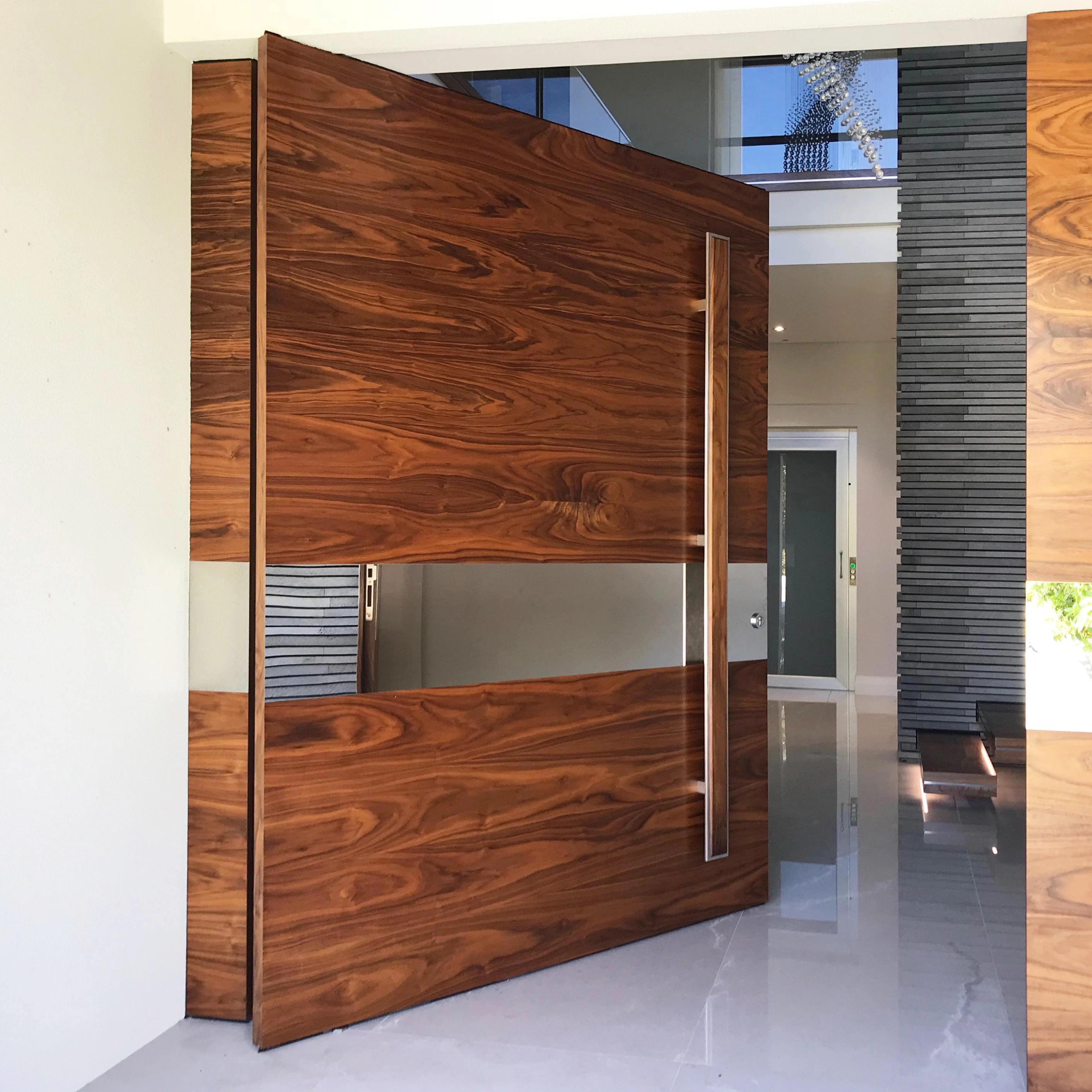 Seeyesdoor Customized Front Security Foshan Factory Wooden Pivot Entrance Door External Modern Wood Exterior Entry Door