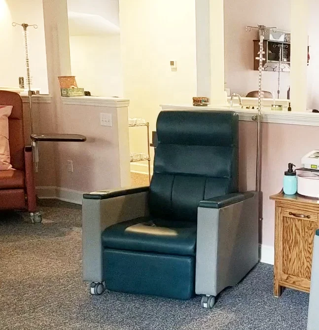 Кресло с откидывающейся спинкой для инфузии/сдачи крови и диализа