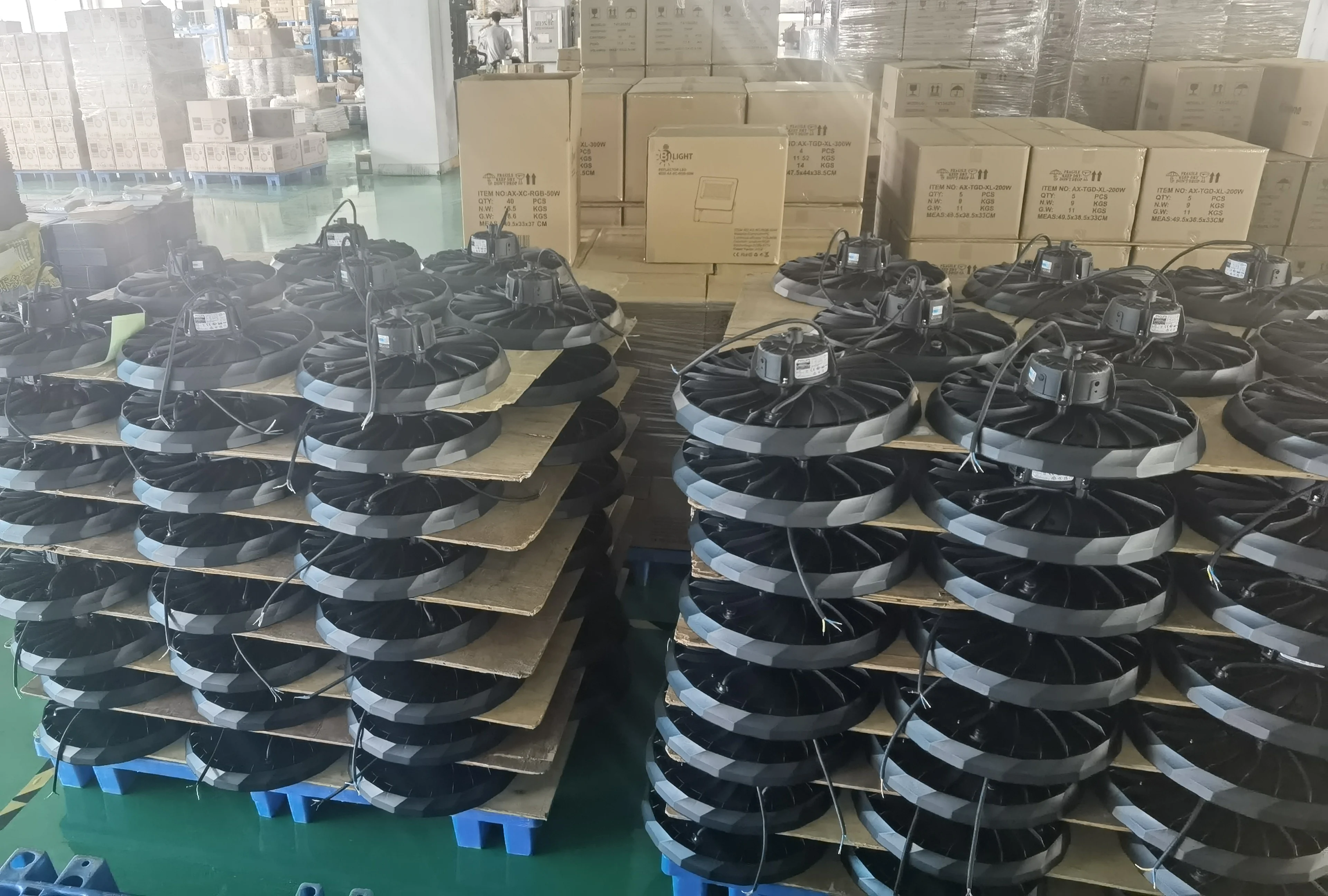 High Lumen Smart Warehouse Light Motion Sensor Dimmable 100w 150w 200w Industrial Led UFO High Bay Light with Phillips Driver