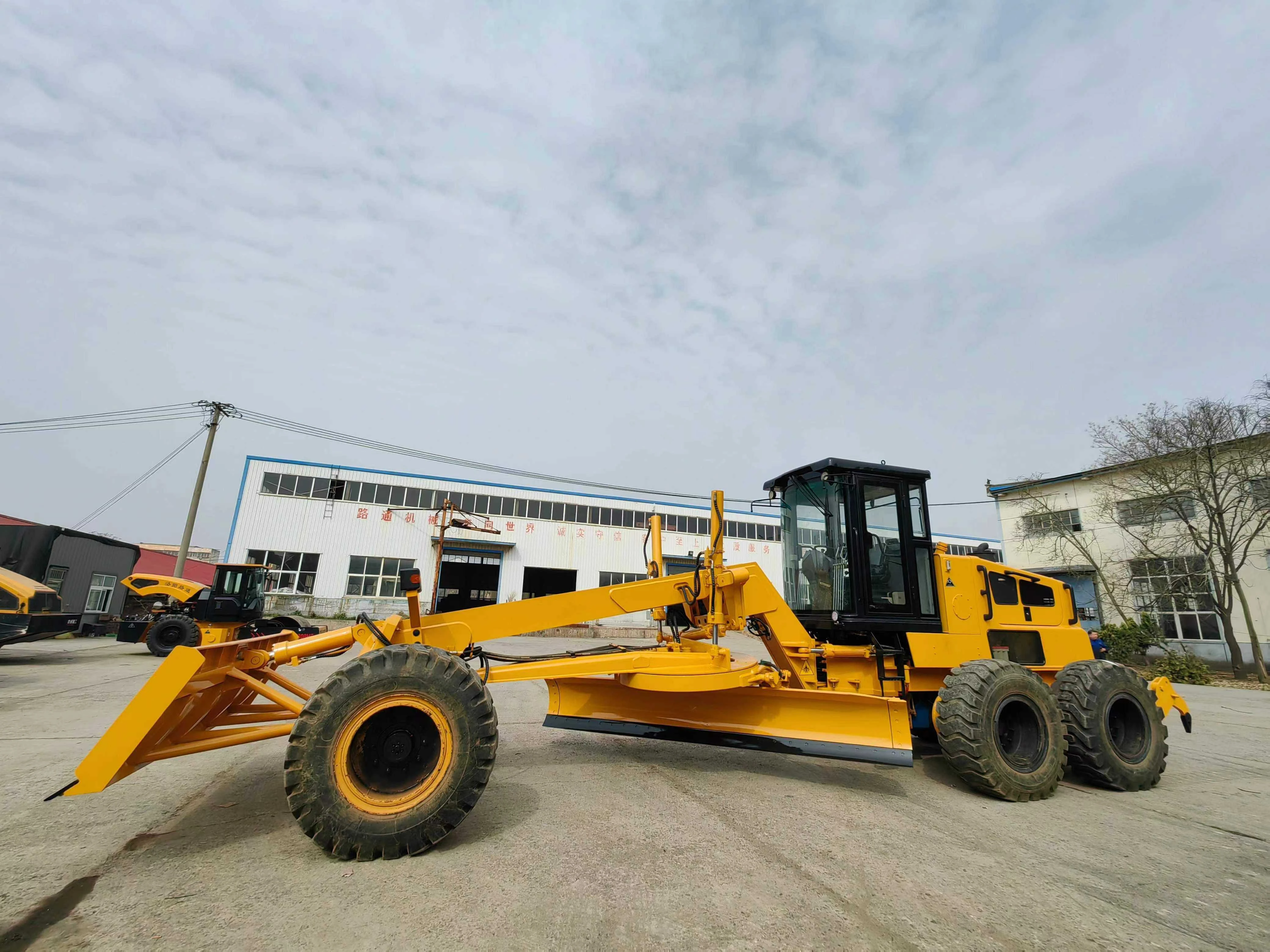 Грейдер для дорожного мотора 165HP 180HP 220 л.с. грейдер PY165C горных работ с лезвием и рыхлителем продажи