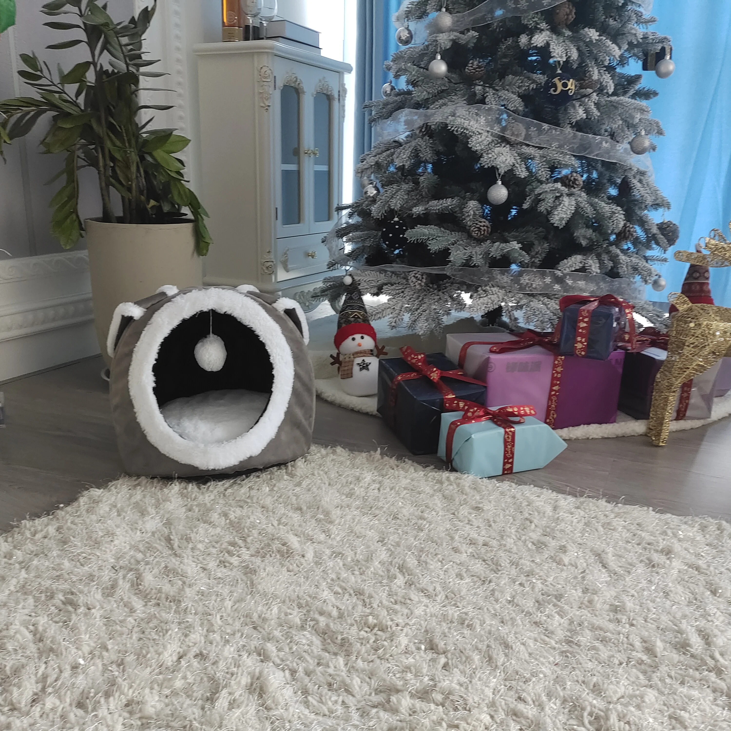 2023 New design indoor furniture pet bed cave shape soft comfortable with a cushion cute rabbit ear decoration tent cat bed