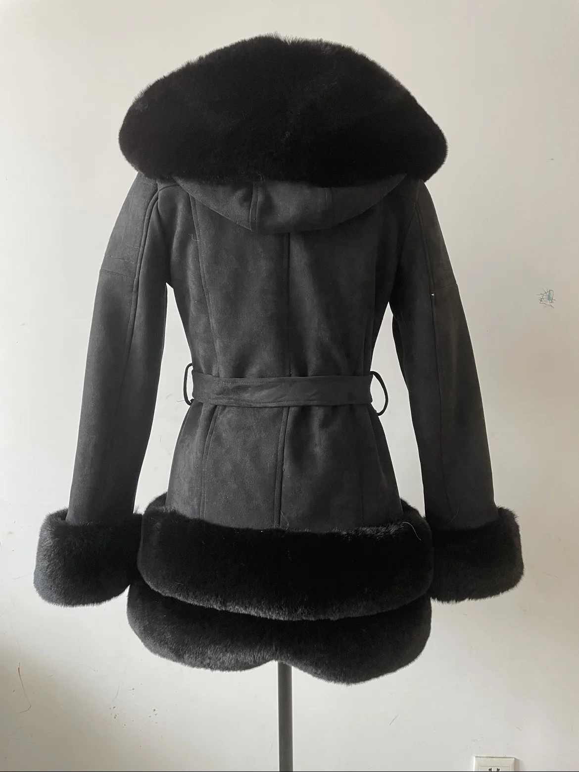 2021 новый дизайн, популярный стиль, Женское зимнее толстое длинное пальто на заказ, модное пальто из искусственного меха с поясом