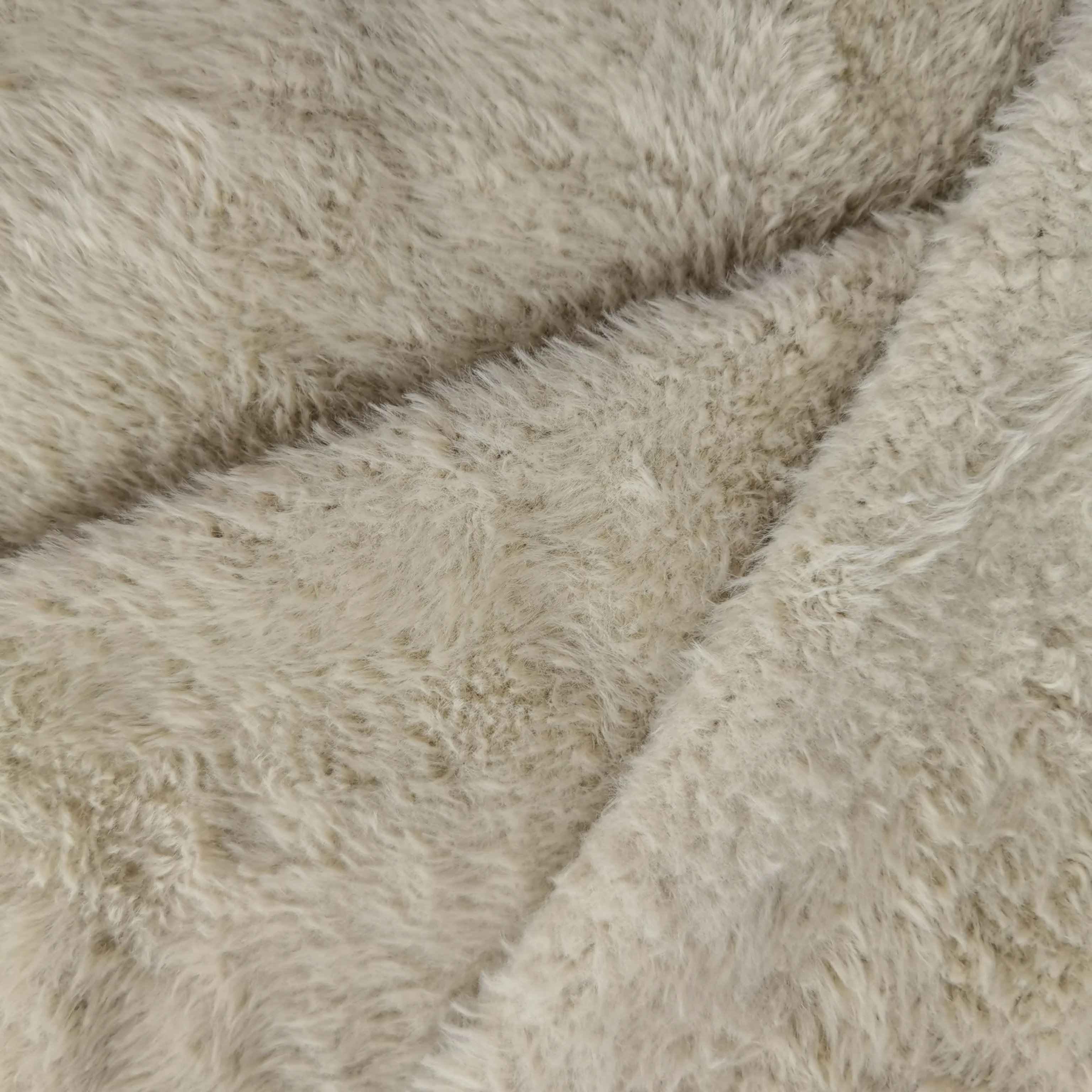 China cheap 100% polyester fake fur sofa fabric material patterned plush hometextile velvet fabric