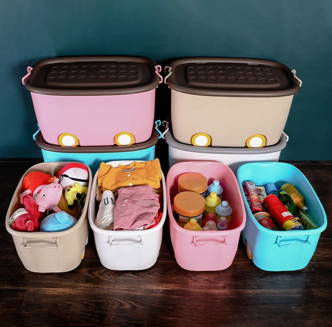 
China Suppliers PP Material Plastic Storage Box With Wheel 