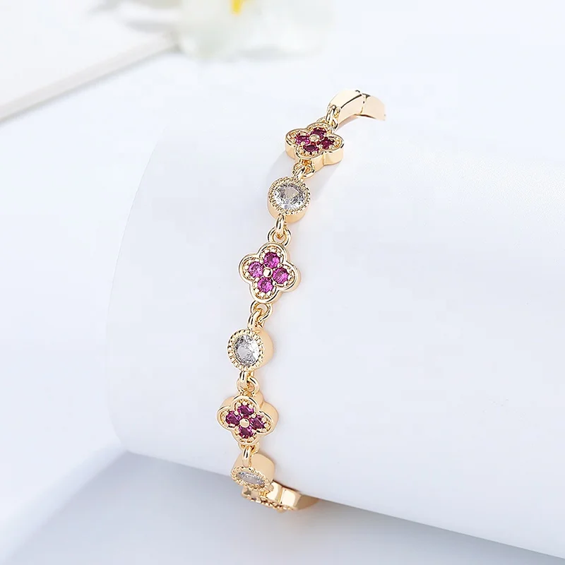 Hengdian Majestic Clover Wholesale 18K Laminated Gold Wholesale Plated Cubic Zirconia Four Leaf Clover Bracelets & Bangles