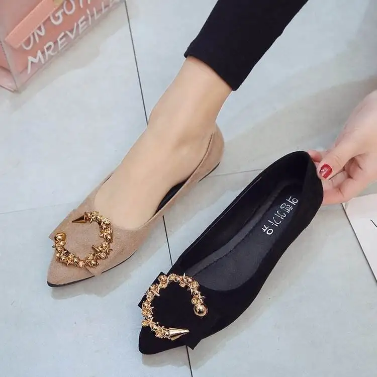 Popular New Fashion Pointed Toe Ladies Flat Shoes Women Beautiful Metal Buckle Women Shoes 2024 Office Slippers Mules
