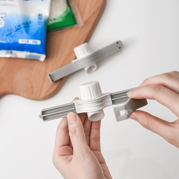 Snack Plastic Pour Clips Seal Storage Bag WIth Discharge Nozzle Household Double Opening Chip Bread Food Sealing Clip