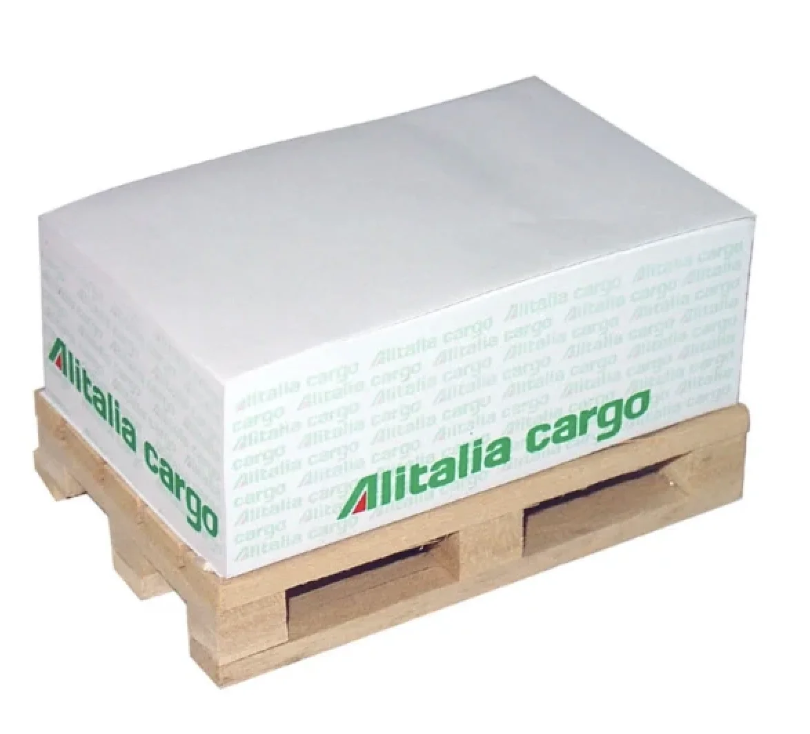 Customized and Self-Adhesive Memo Cube Feature Wooden Pallet