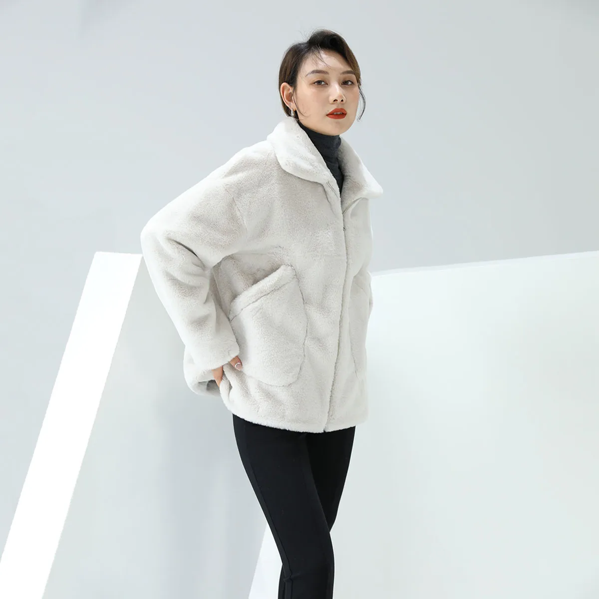 2022 fashion winter casual thick white turn-down collar fleece faux rex rabbit fur short coats jackets for woman ladies
