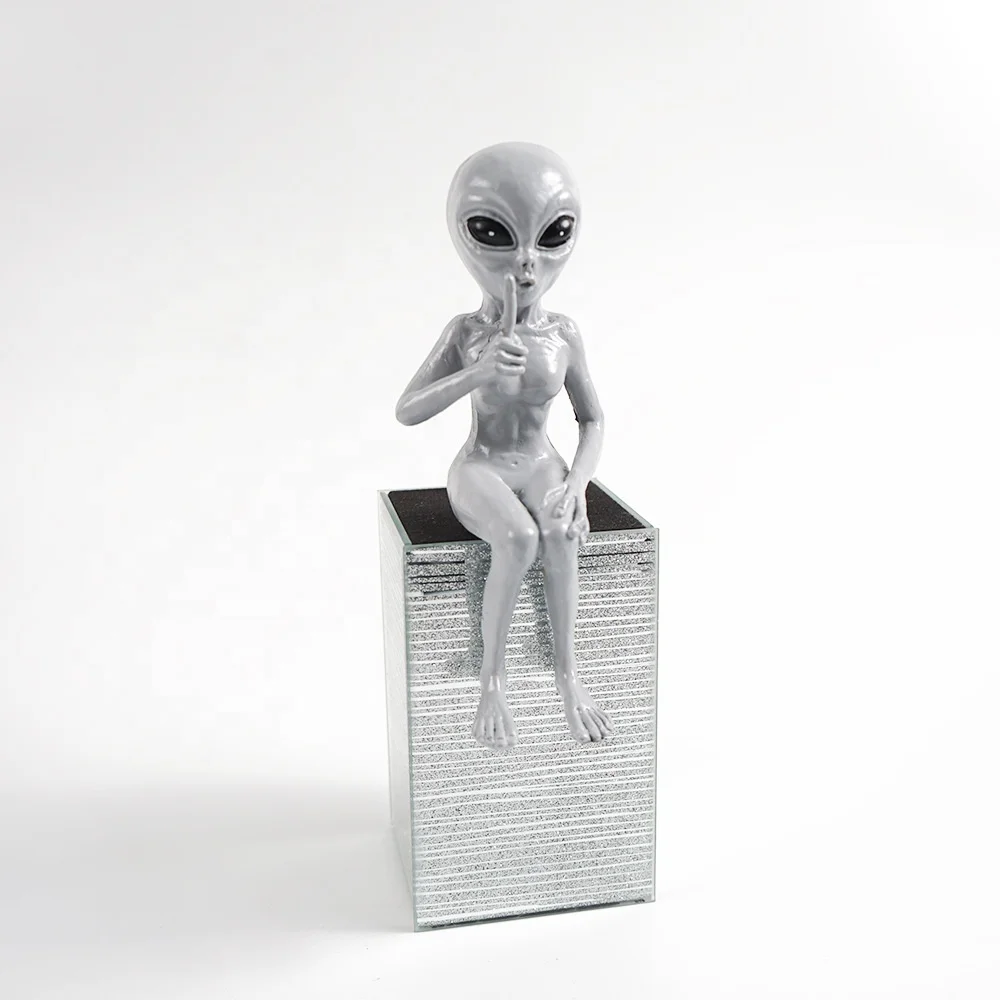 Aliens Creative Ornaments Garden Sculpture Decorations Ufo Outdoor Dwarf Resin Crafts