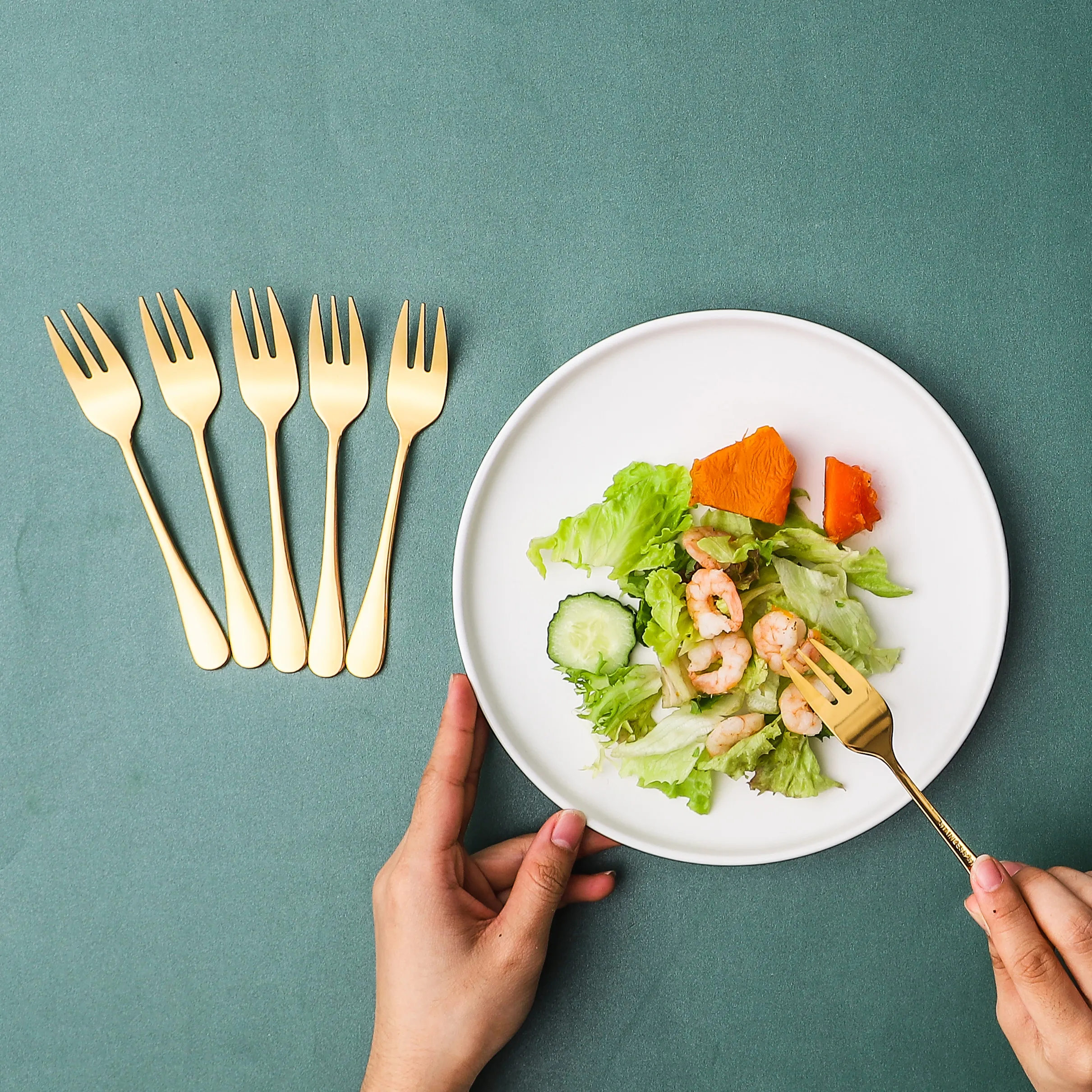 Hot top best seller amazon 2021 portable stainless steel gold plated tea fruit forks set