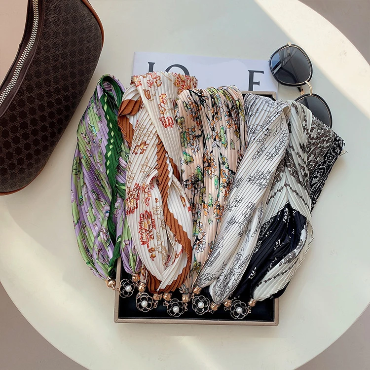 Wholesale Magnetic Crinkle Neck Cooler Scarf Women Luxury Print Pearl Decorate Pleated Silk Scarf
