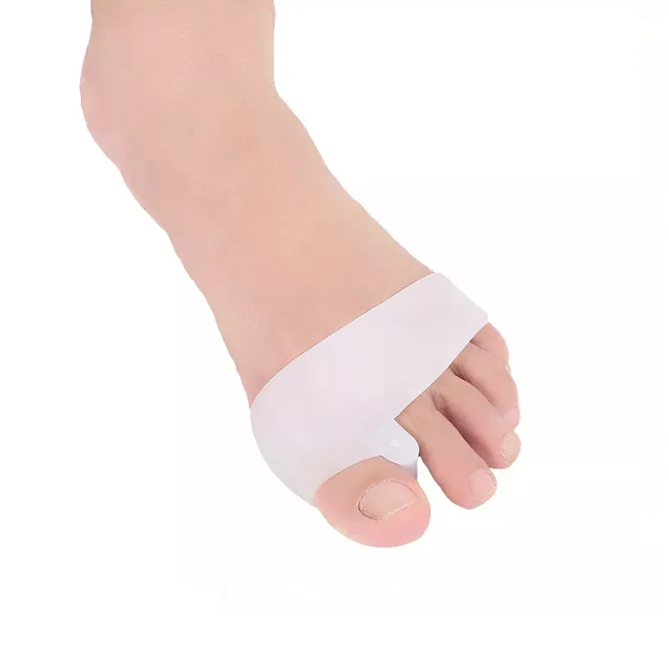 A padded insole in which the gel of sleeve compresses separated toes Forefoot cushion Toe