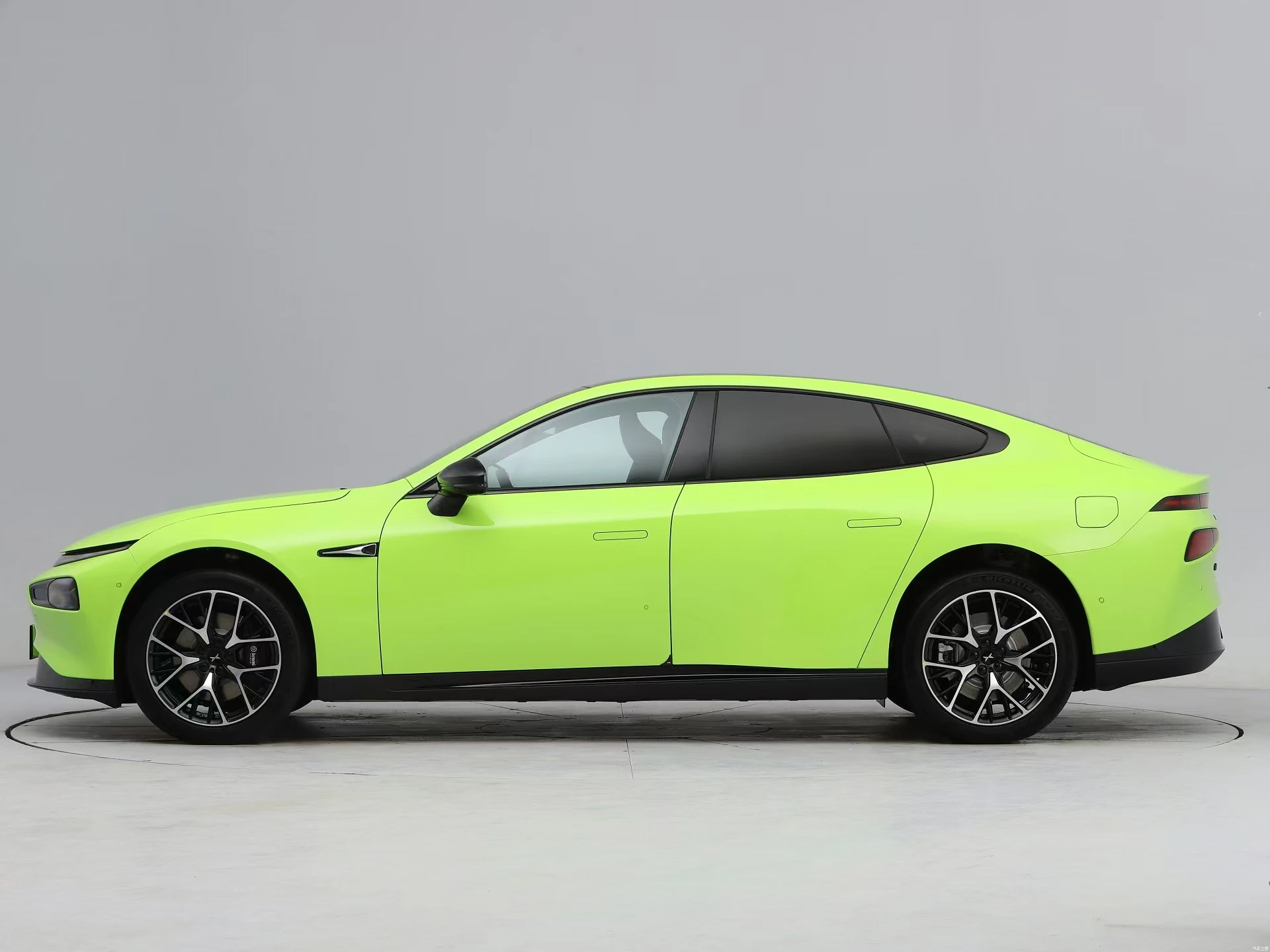 New energy resources vehicles China electric vehicles sell hot pure electric vehicles Xpeng P7i 610Pyi Performance Edition 2023