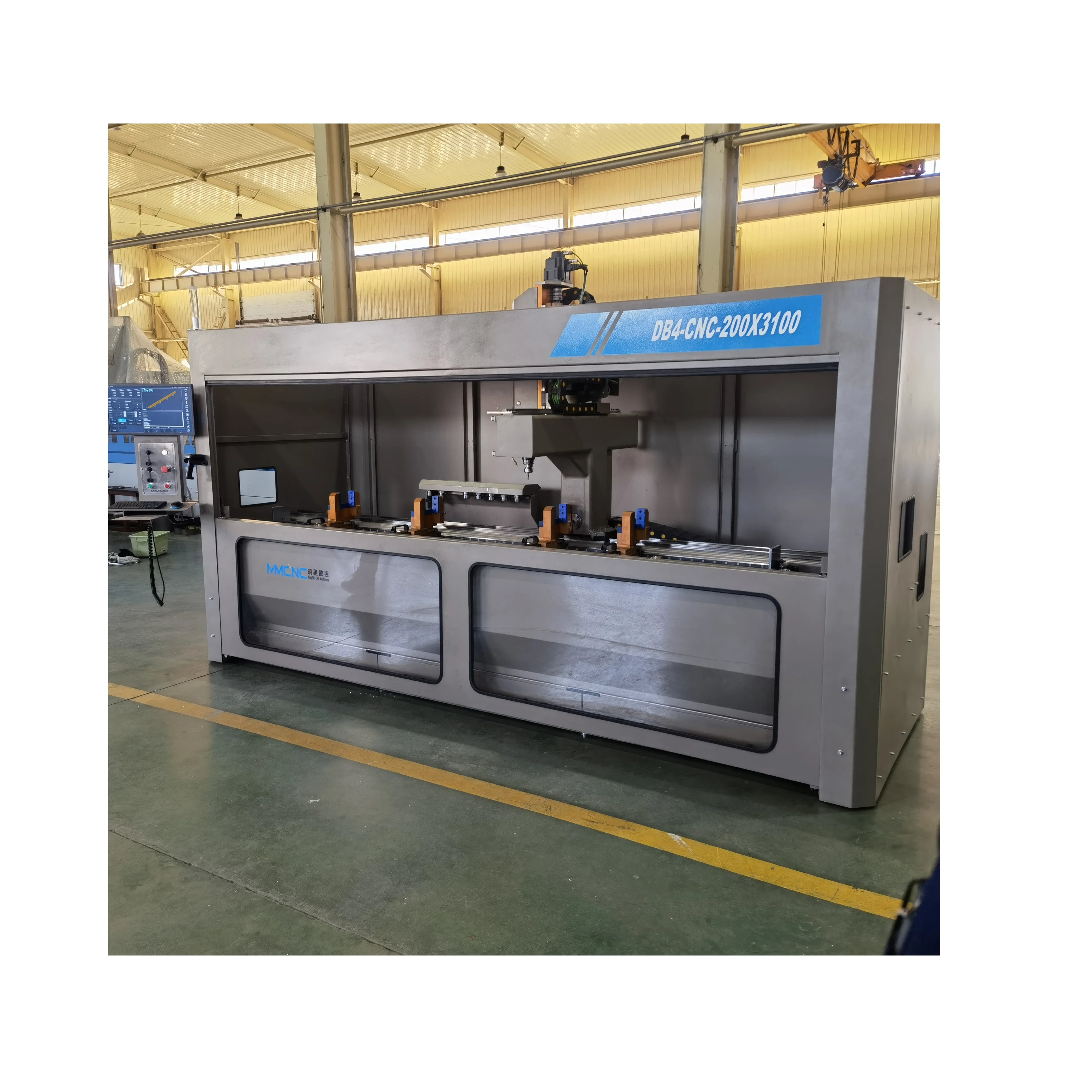 Автоматическая сменная машина для сверления и фрезерования алюминиевых окон и дверей с ЧПУ