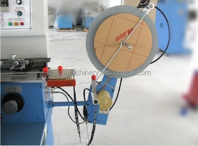 Woven label cut and fold machine garment satin label cutting and folding machine