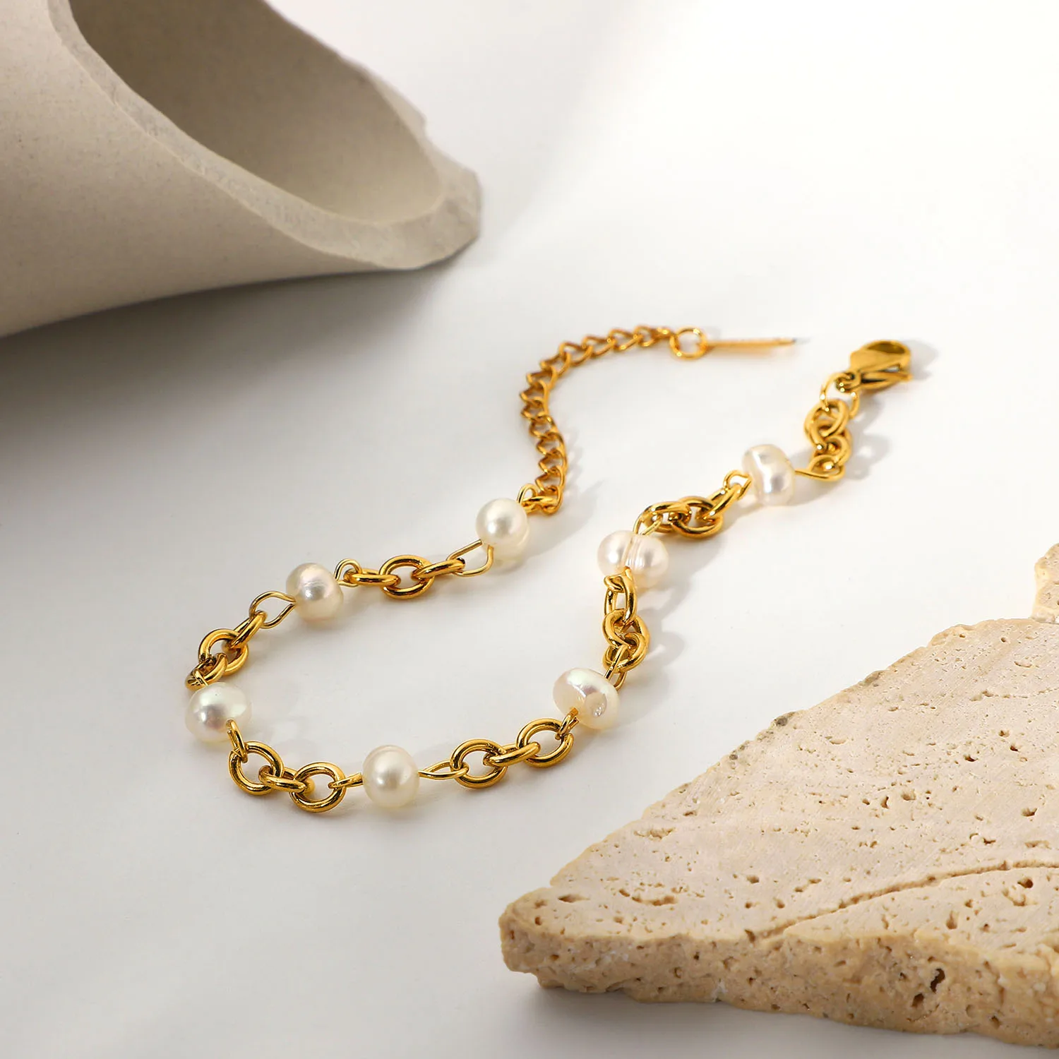 Hot Sale Stainless Steel 18K Gold Plated Natural Freshwater Pearl Chain Bracelet