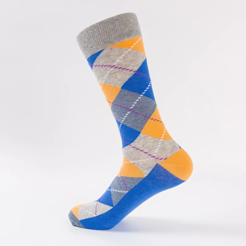 High-Quality Spot New Fashion Socks In Autumn And Winter Checked Casual Couples Happy Cotton Socks Stockings Stockings Wholesale