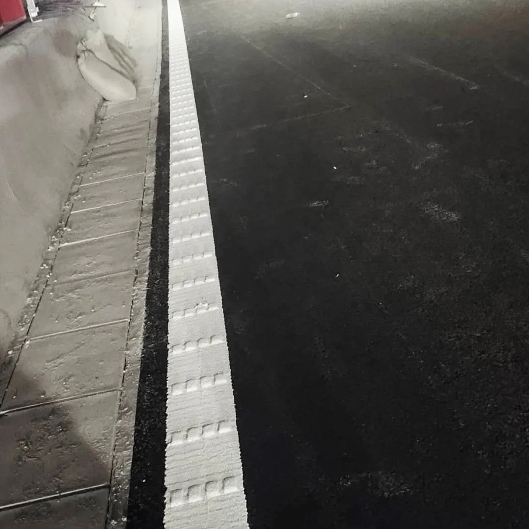 Factory direct sale thermoplastic traffilc line powder paints road yellow paint